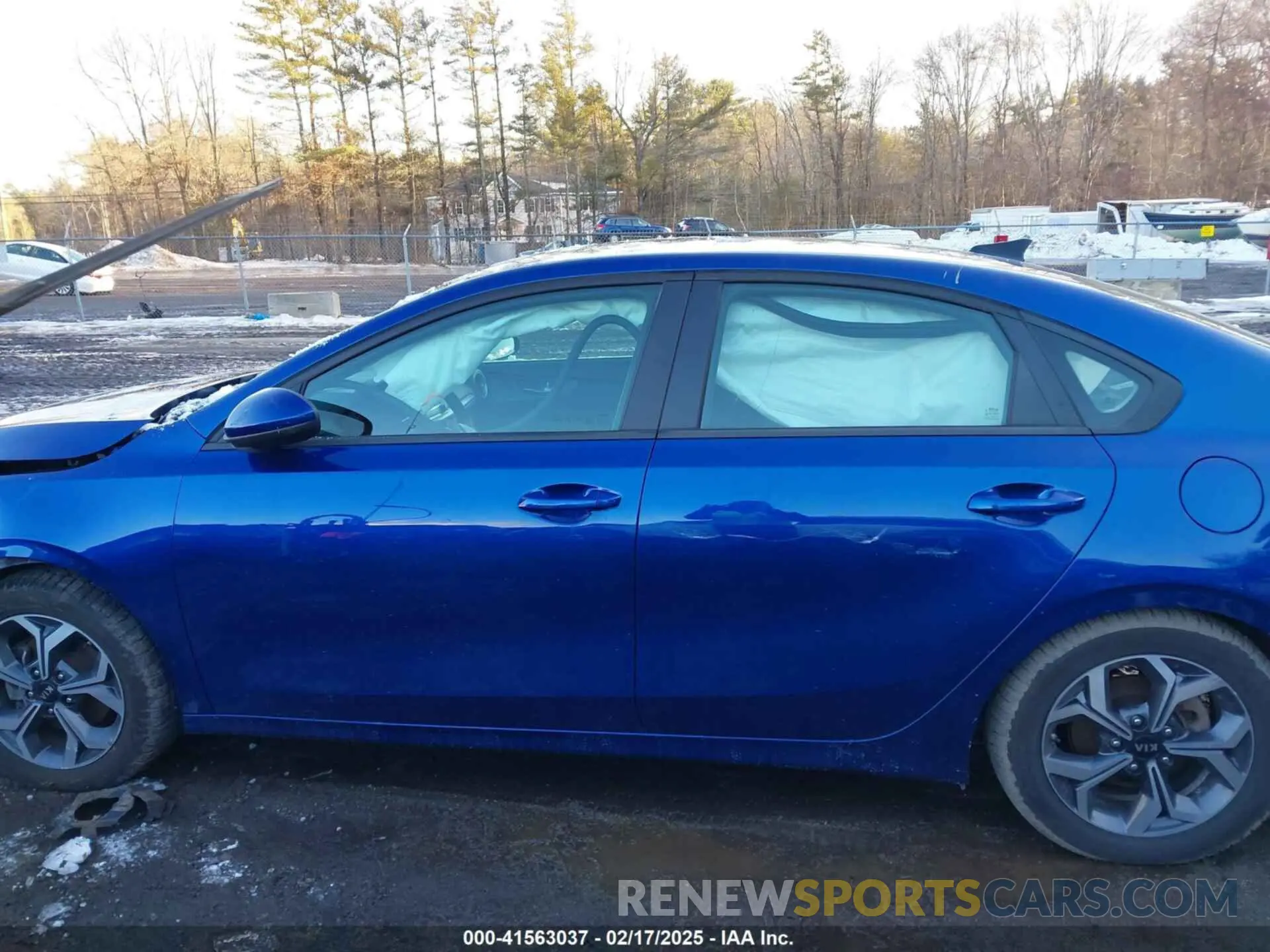 15 Photograph of a damaged car 3KPF24AD4LE174288 KIA FORTE 2020