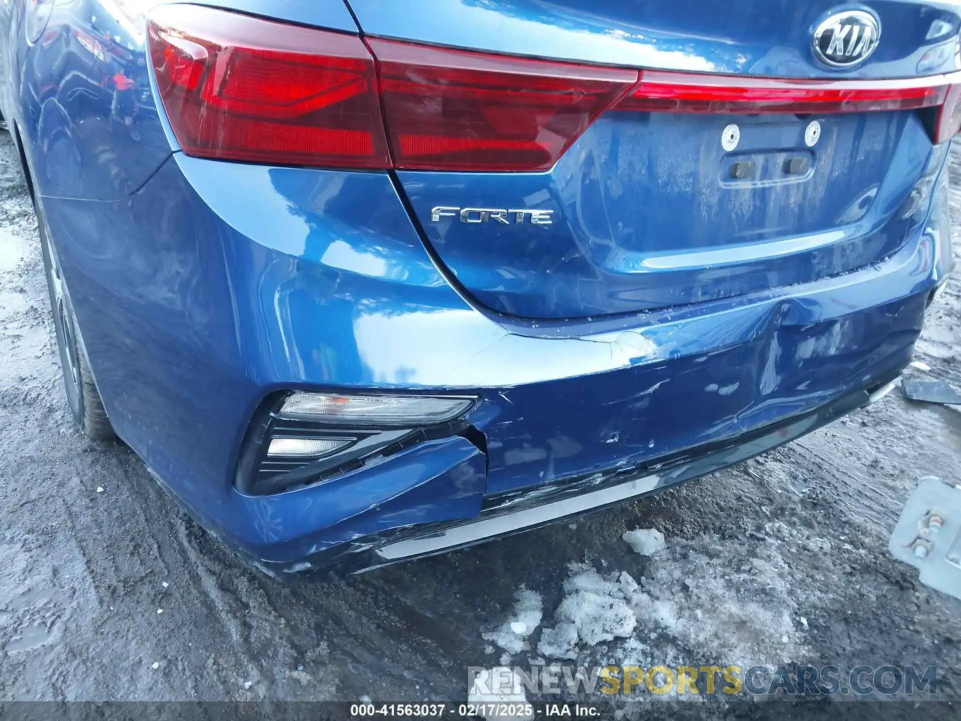 19 Photograph of a damaged car 3KPF24AD4LE174288 KIA FORTE 2020