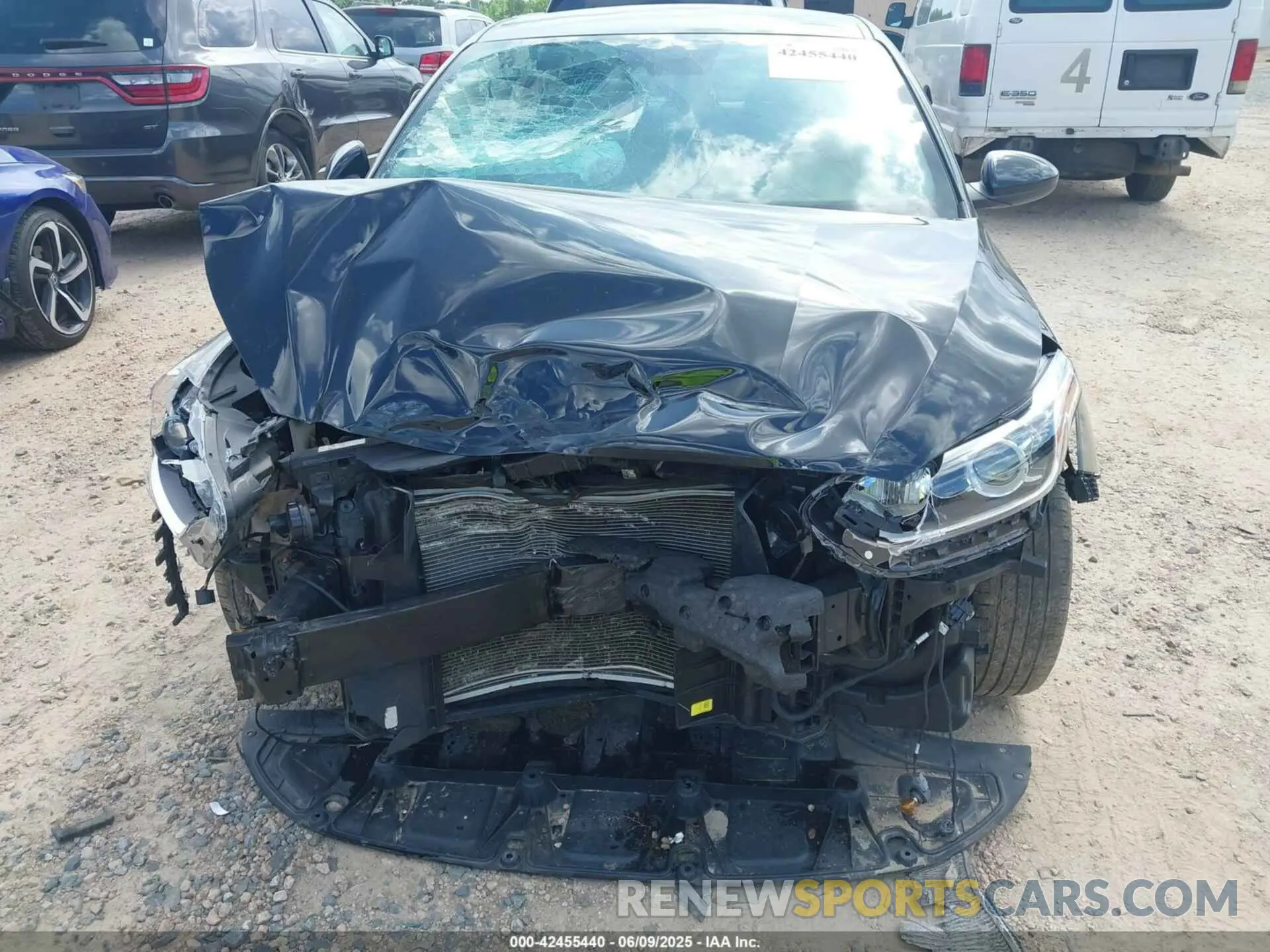 17 Photograph of a damaged car 3KPF24AD4LE175702 KIA FORTE 2020