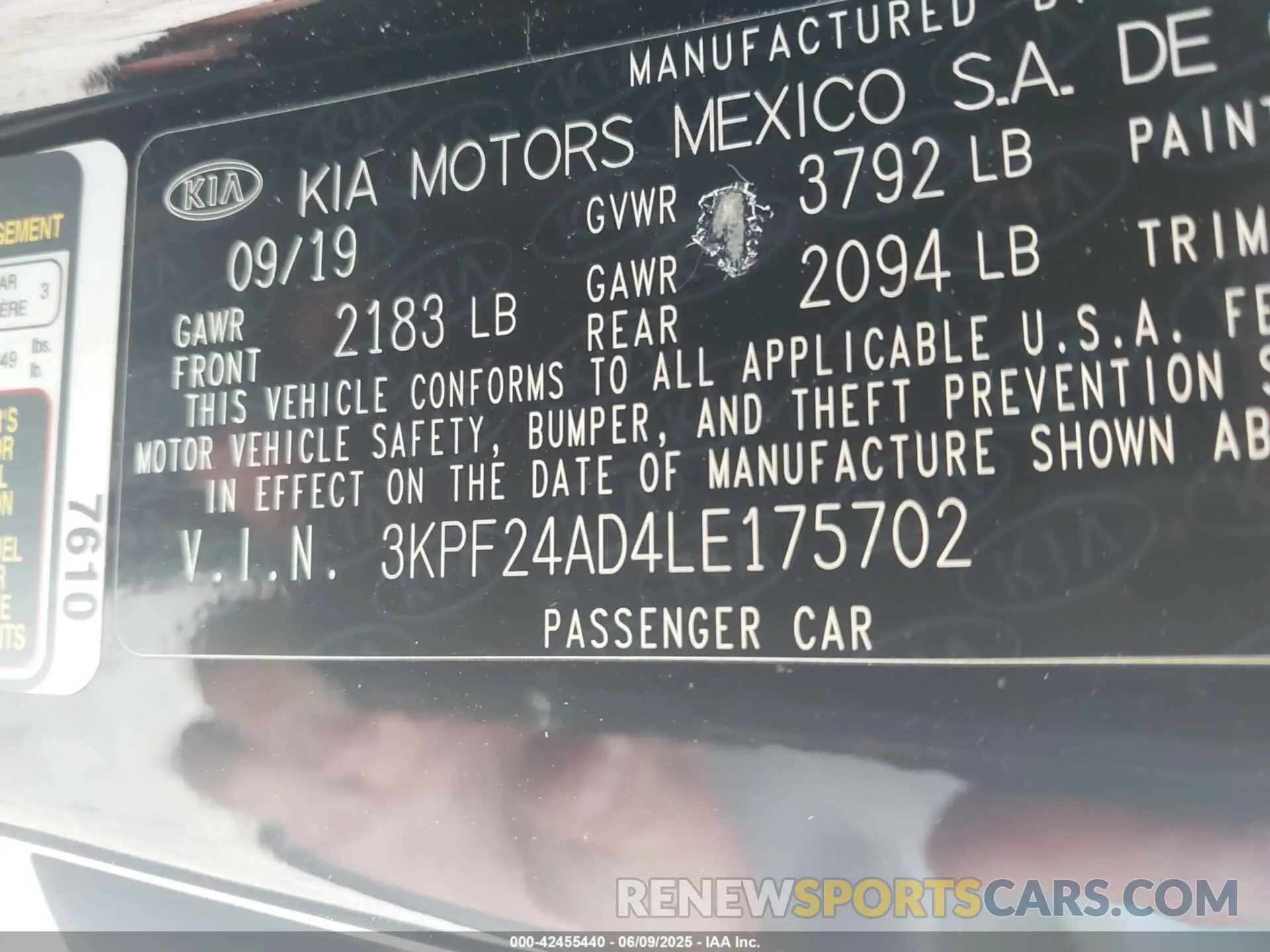 9 Photograph of a damaged car 3KPF24AD4LE175702 KIA FORTE 2020