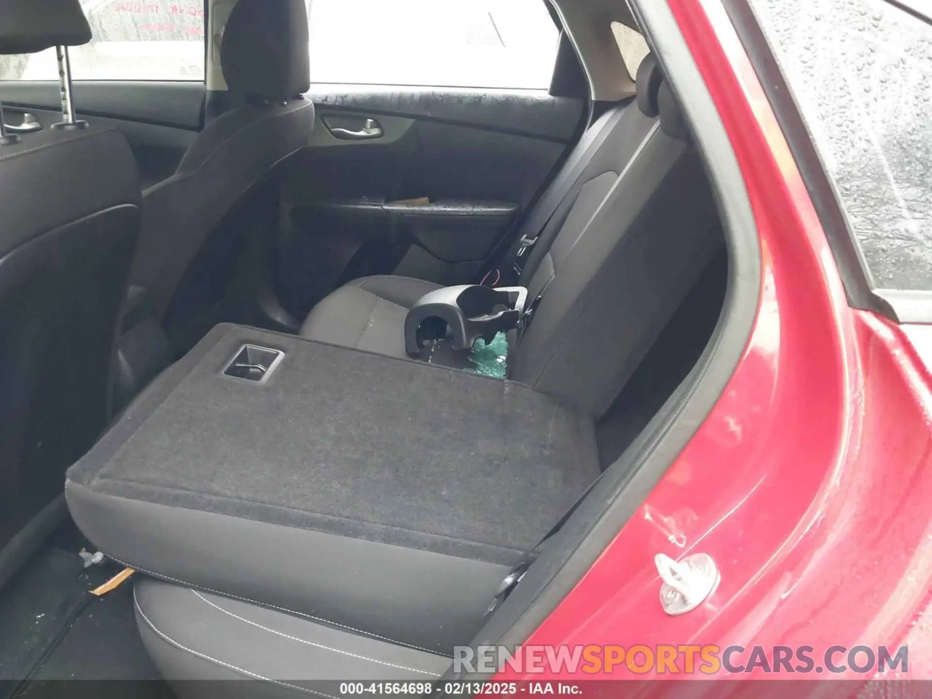 8 Photograph of a damaged car 3KPF24AD4LE184223 KIA FORTE 2020