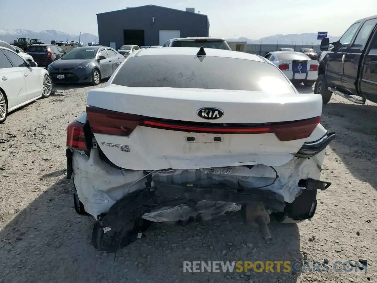 6 Photograph of a damaged car 3KPF24AD4LE189454 KIA FORTE 2020