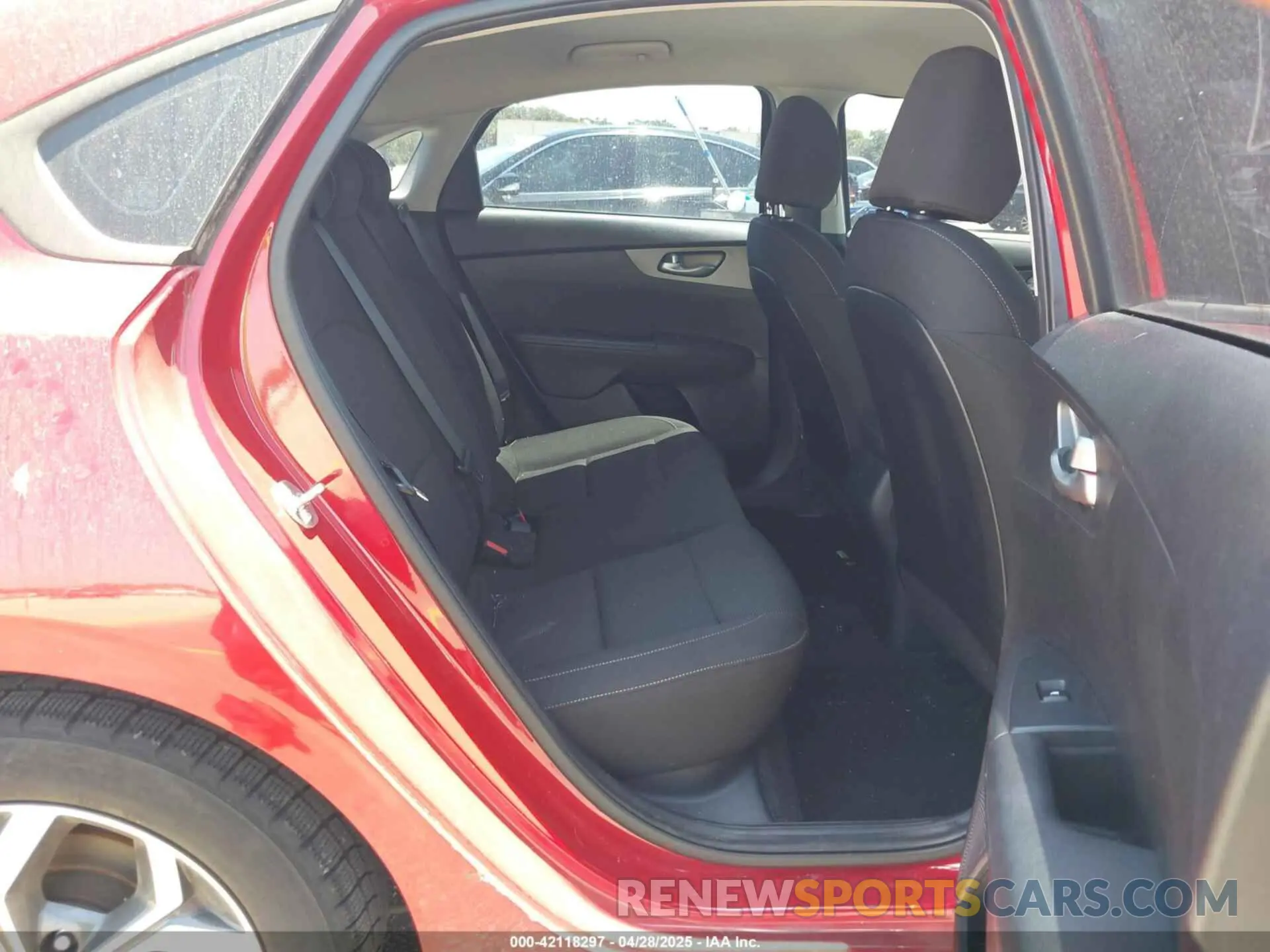 8 Photograph of a damaged car 3KPF24AD4LE201649 KIA FORTE 2020