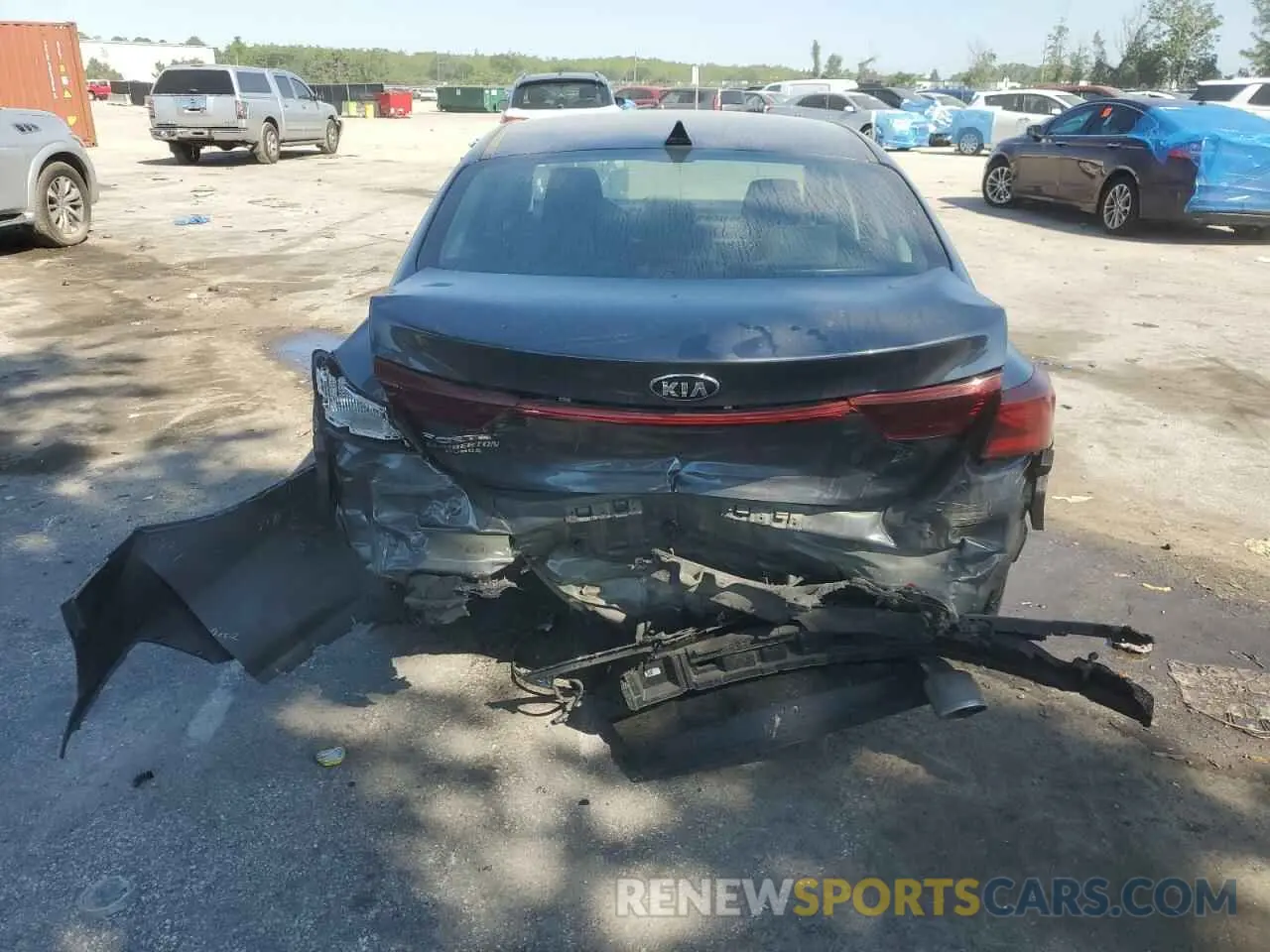 6 Photograph of a damaged car 3KPF24AD4LE204843 KIA FORTE 2020