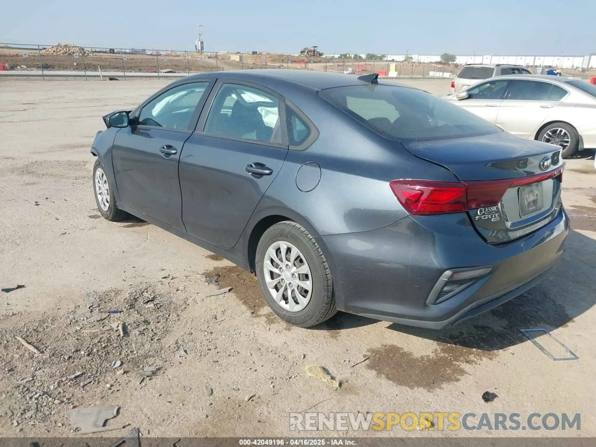 3 Photograph of a damaged car 3KPF24AD4LE205670 KIA FORTE 2020