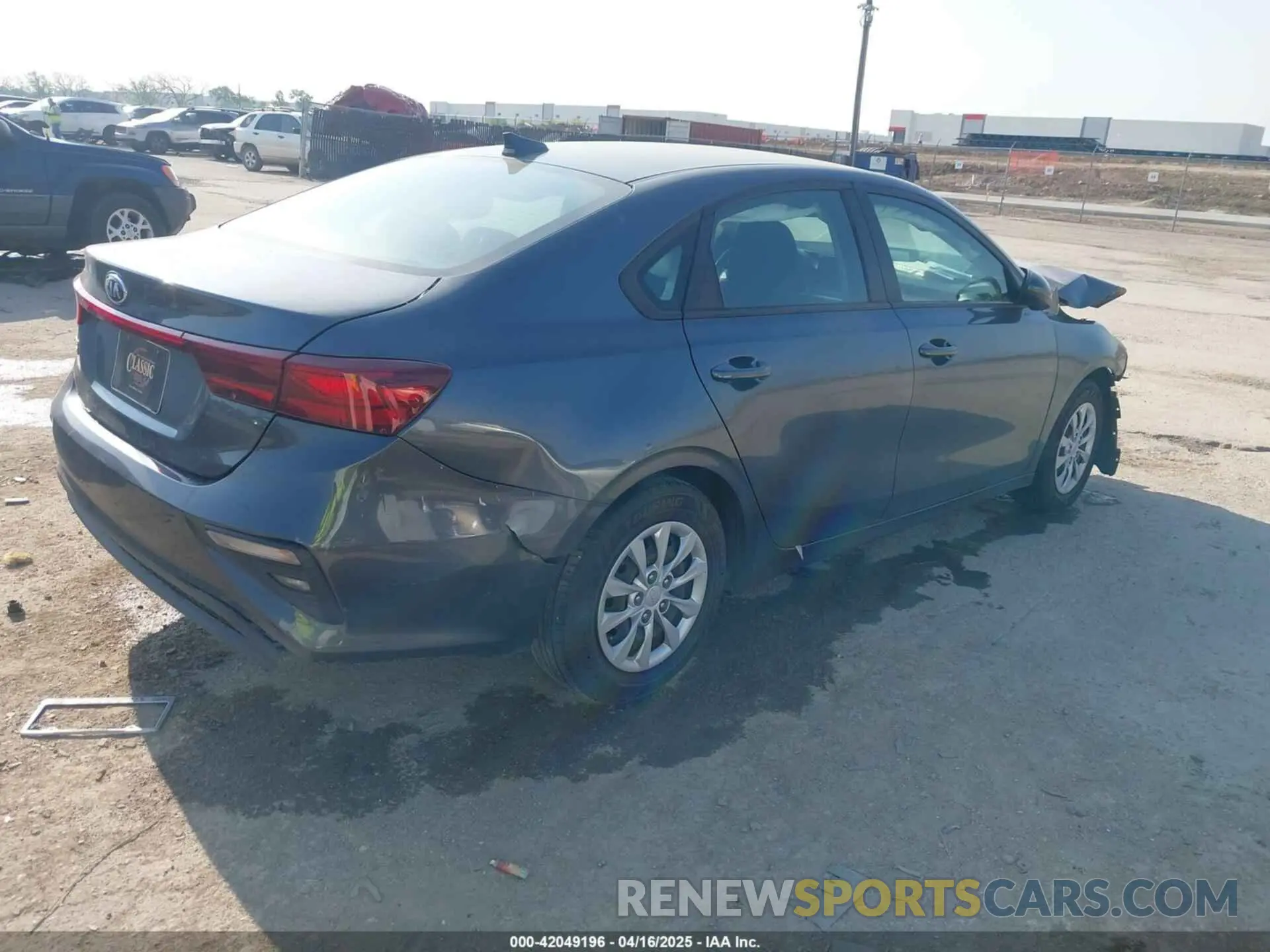 4 Photograph of a damaged car 3KPF24AD4LE205670 KIA FORTE 2020