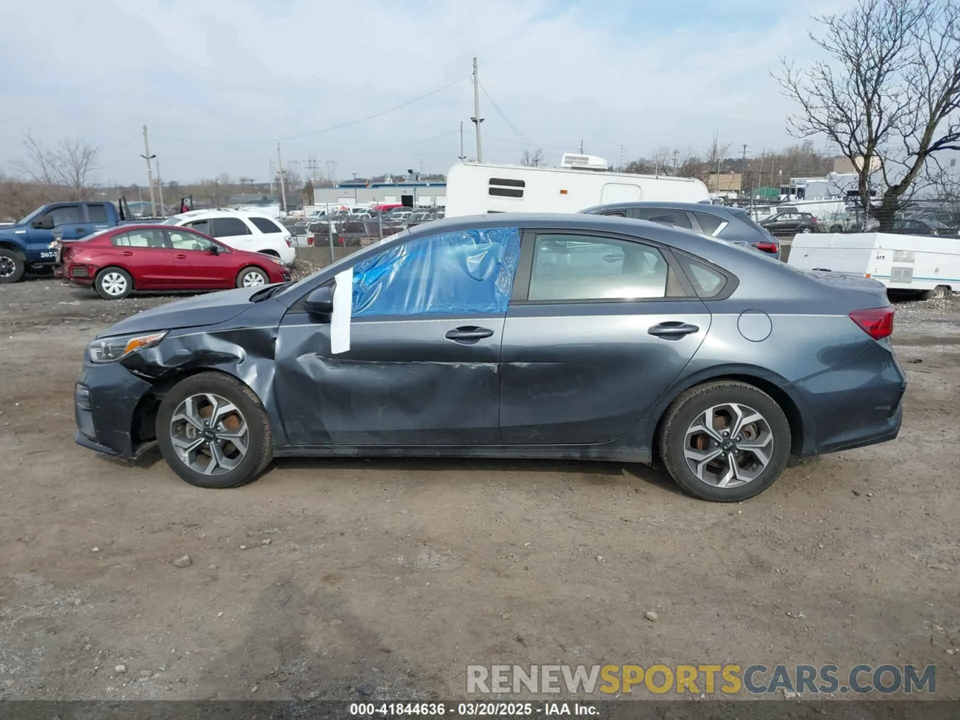 13 Photograph of a damaged car 3KPF24AD4LE206902 KIA FORTE 2020