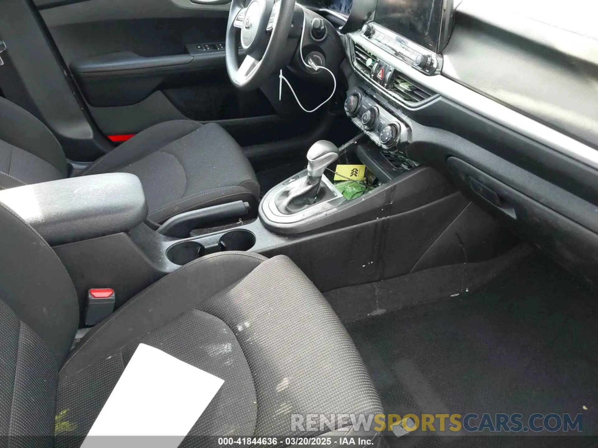 5 Photograph of a damaged car 3KPF24AD4LE206902 KIA FORTE 2020