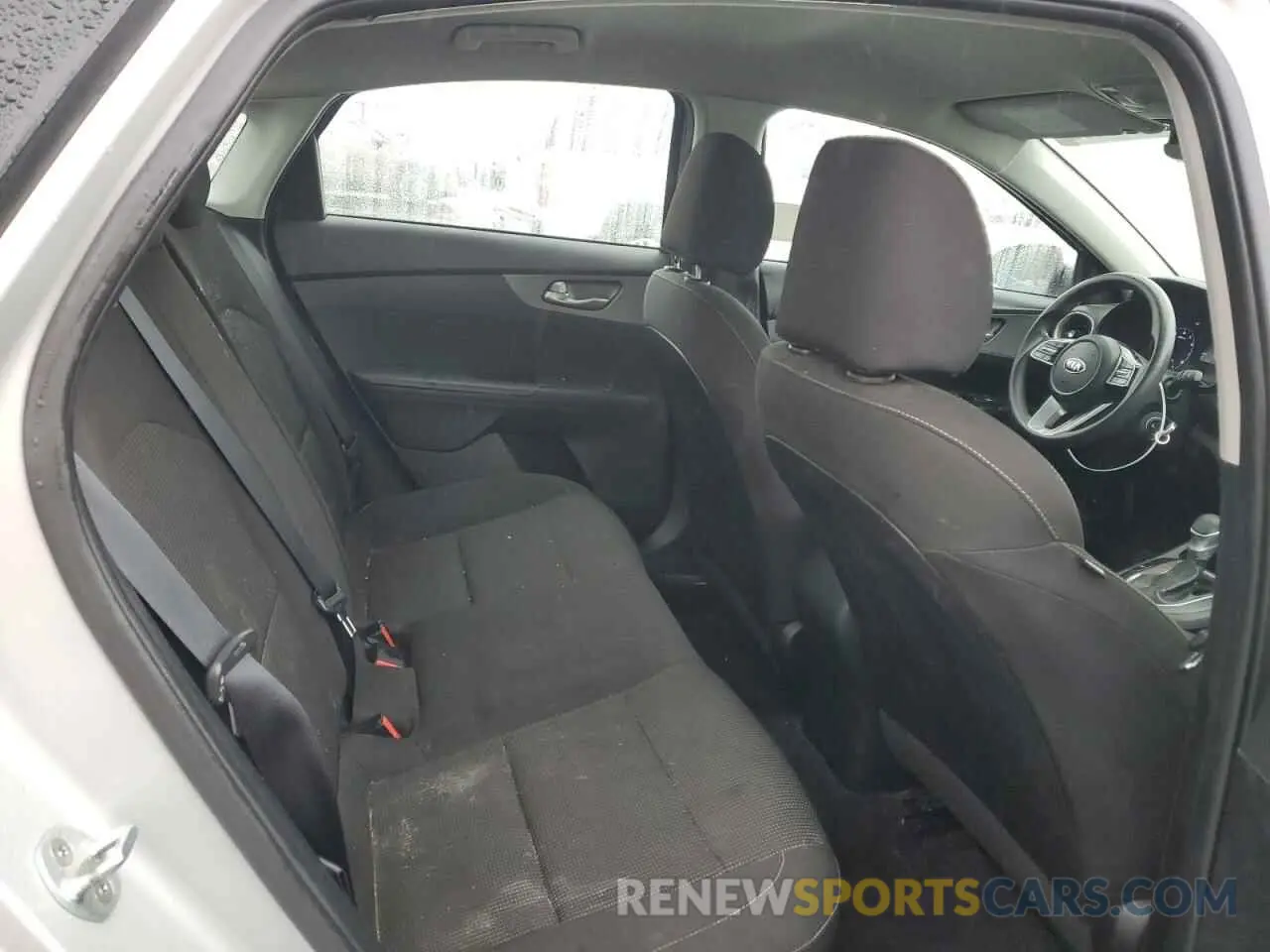 10 Photograph of a damaged car 3KPF24AD4LE208410 KIA FORTE 2020