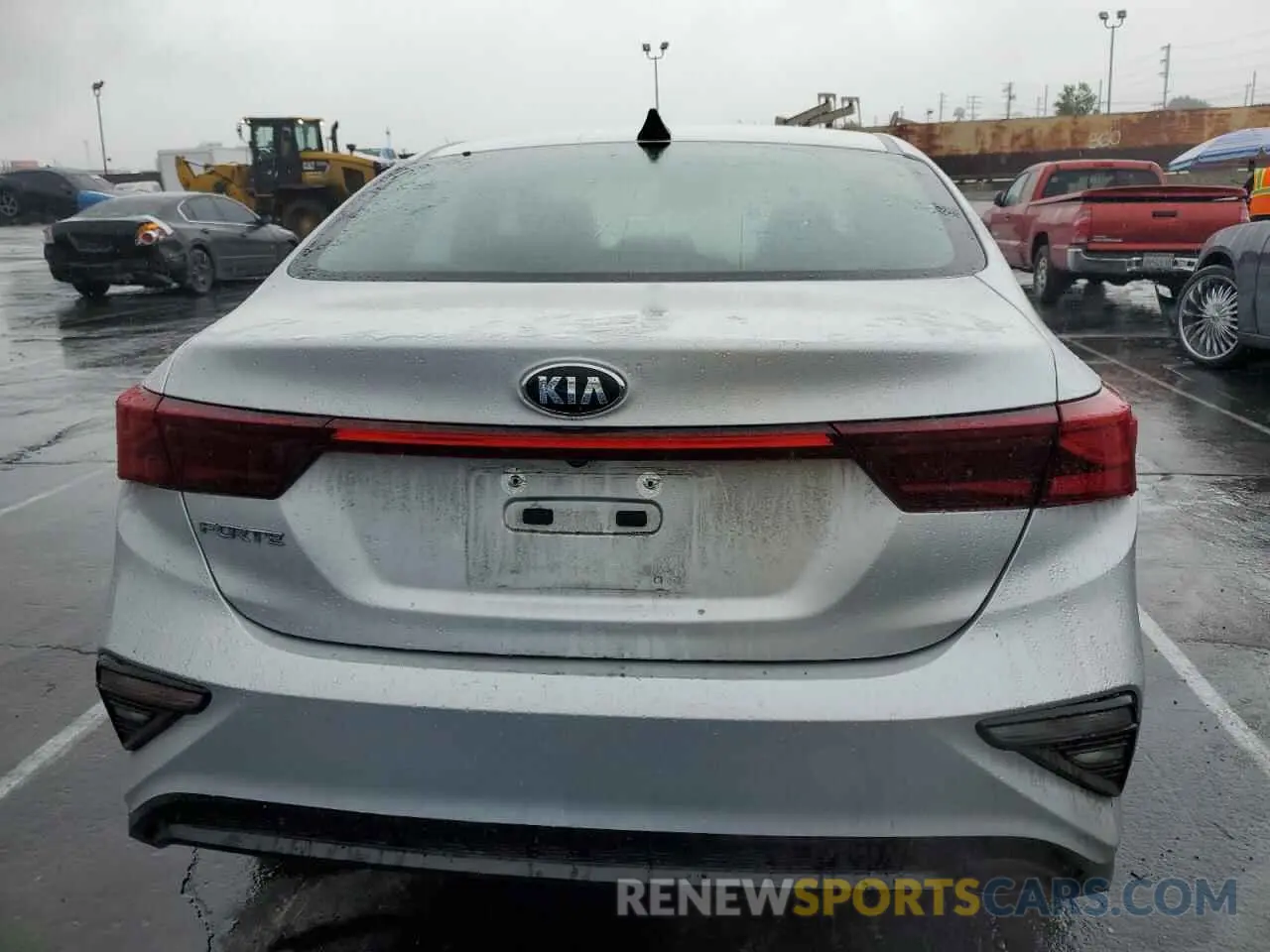 6 Photograph of a damaged car 3KPF24AD4LE208410 KIA FORTE 2020