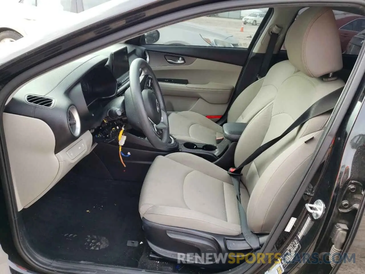 7 Photograph of a damaged car 3KPF24AD4LE209654 KIA FORTE 2020