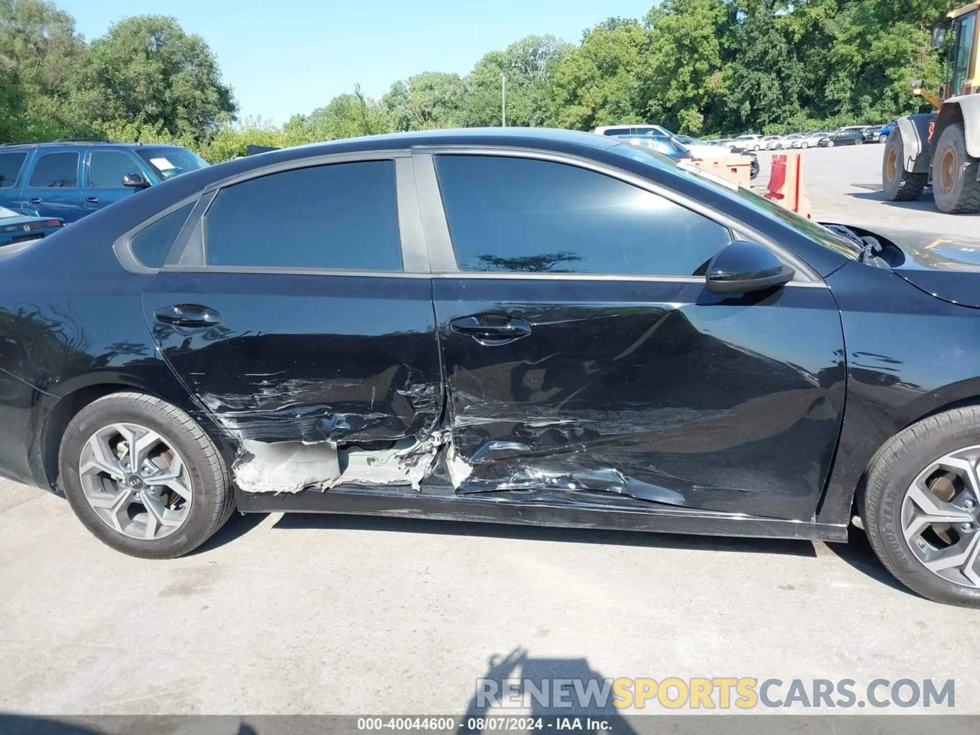 13 Photograph of a damaged car 3KPF24AD4LE212439 KIA FORTE 2020