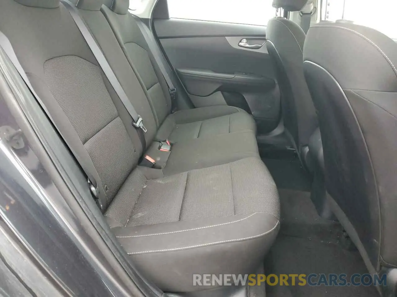 10 Photograph of a damaged car 3KPF24AD4LE213784 KIA FORTE 2020