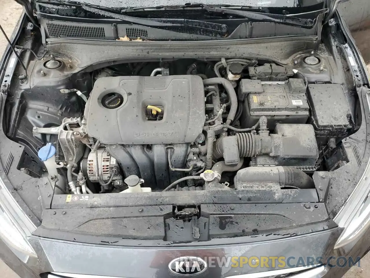 11 Photograph of a damaged car 3KPF24AD4LE213784 KIA FORTE 2020