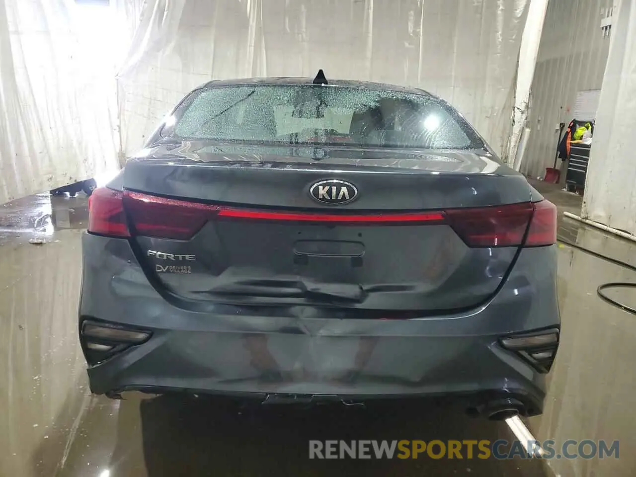 6 Photograph of a damaged car 3KPF24AD4LE213784 KIA FORTE 2020