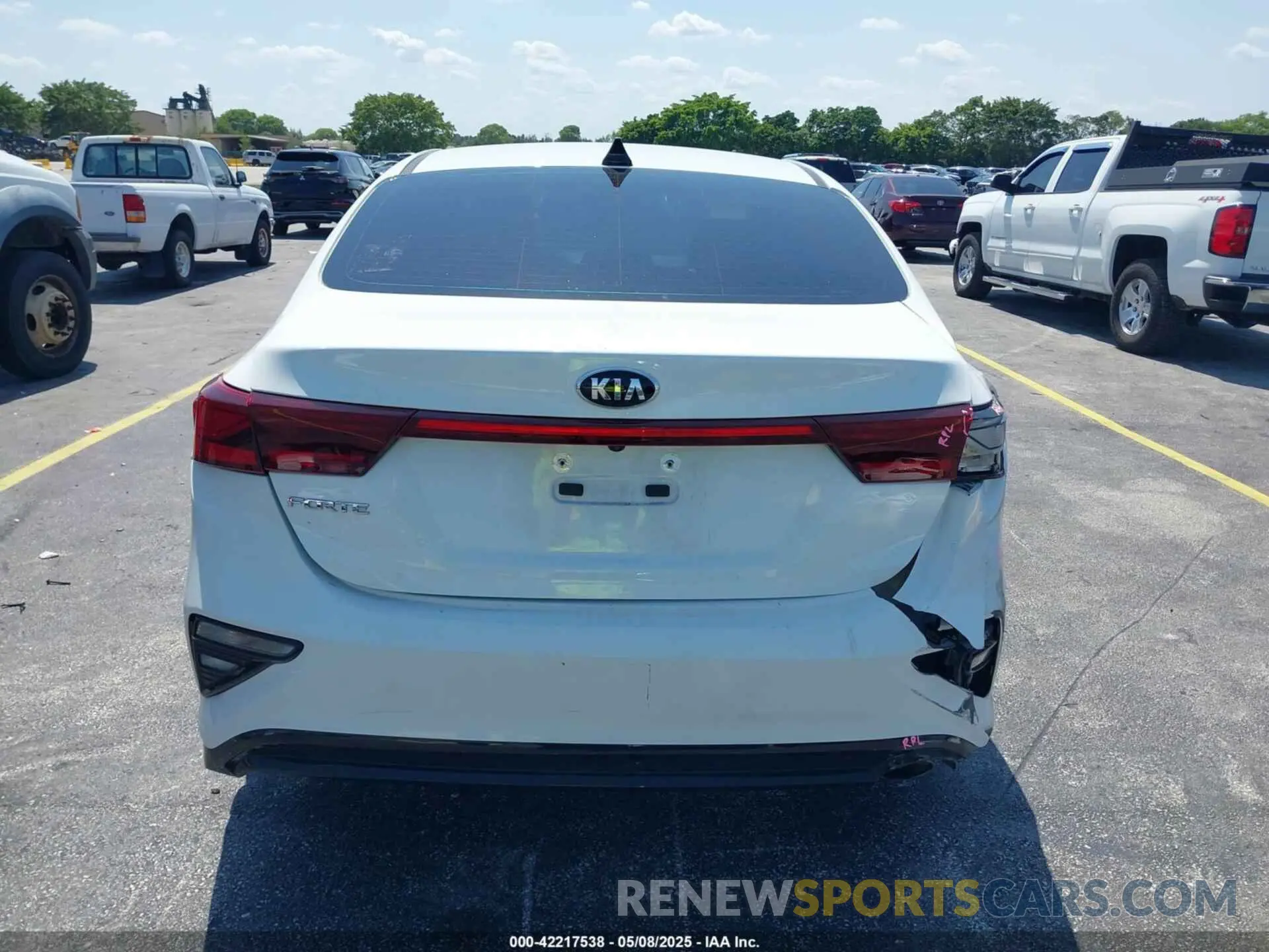 16 Photograph of a damaged car 3KPF24AD4LE214109 KIA FORTE 2020