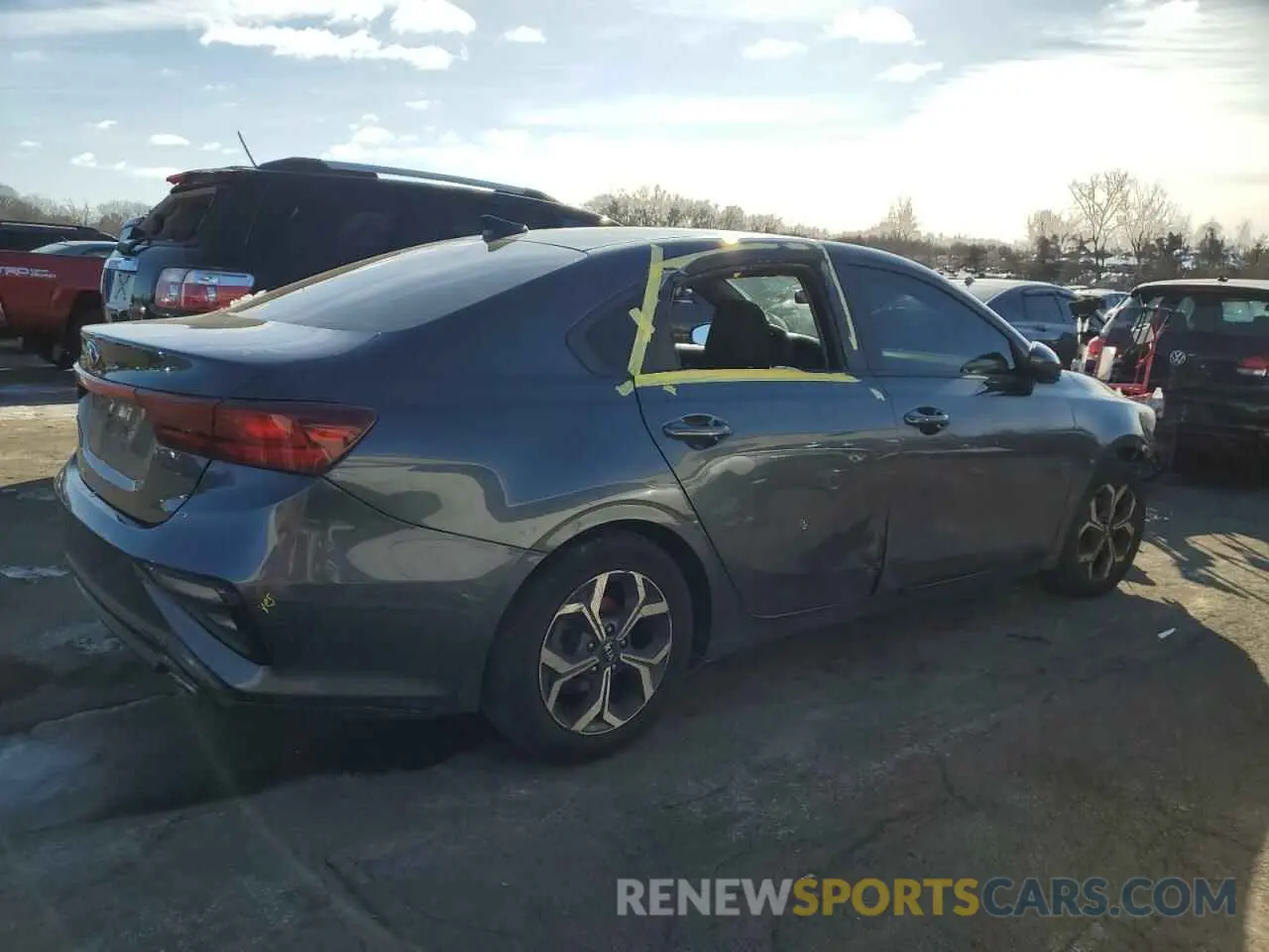 3 Photograph of a damaged car 3KPF24AD4LE230438 KIA FORTE 2020