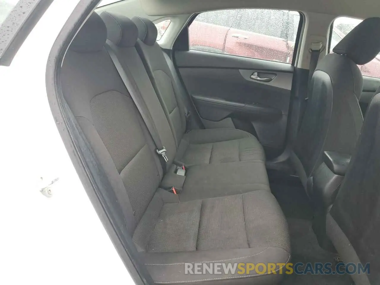 10 Photograph of a damaged car 3KPF24AD4LE232657 KIA FORTE 2020