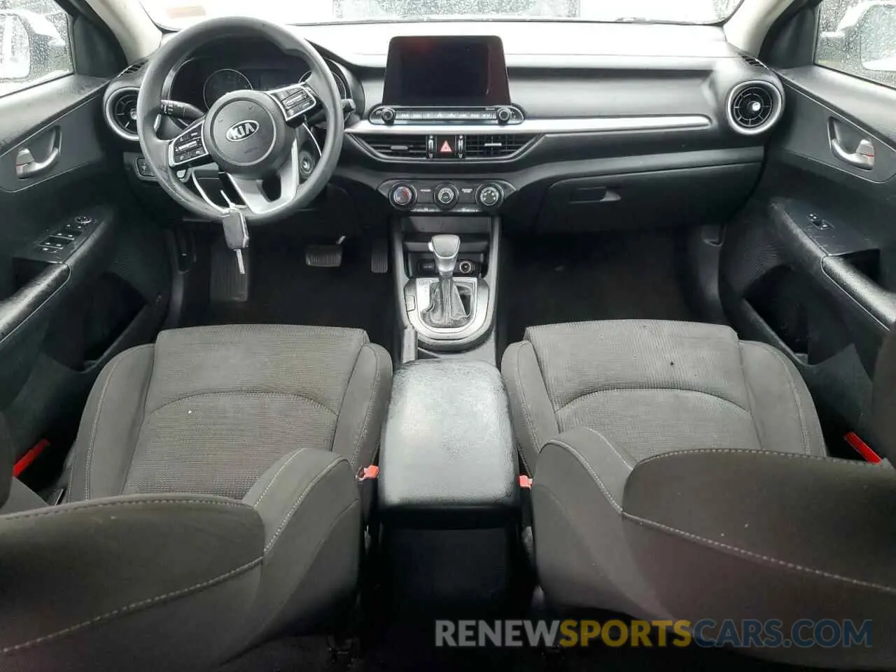 8 Photograph of a damaged car 3KPF24AD4LE232657 KIA FORTE 2020