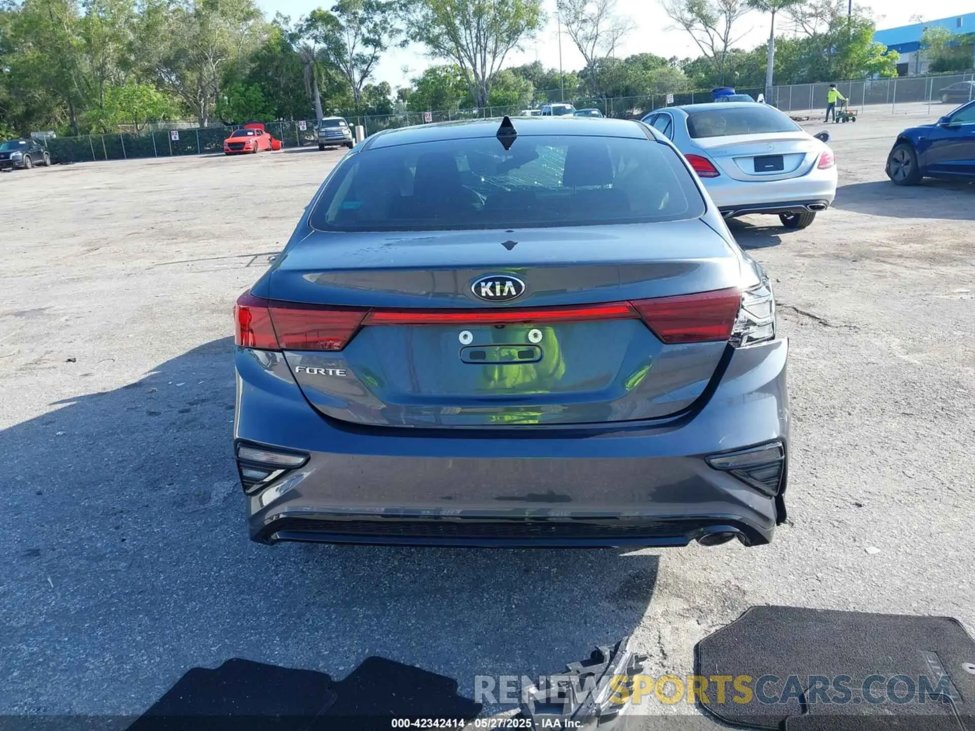 16 Photograph of a damaged car 3KPF24AD4LE234148 KIA FORTE 2020