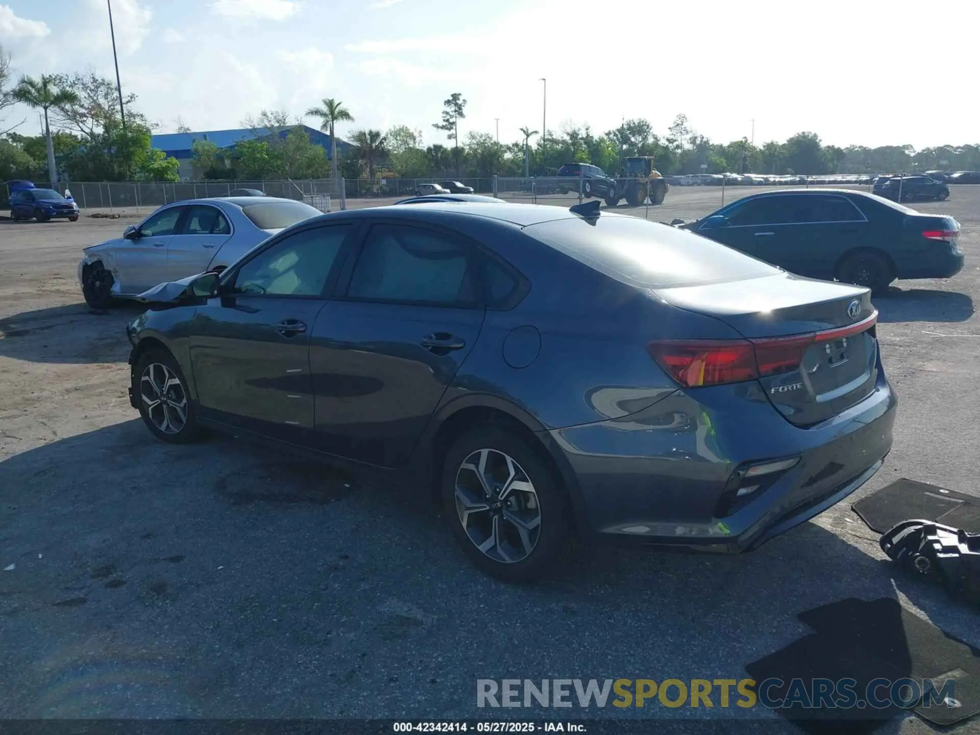 3 Photograph of a damaged car 3KPF24AD4LE234148 KIA FORTE 2020