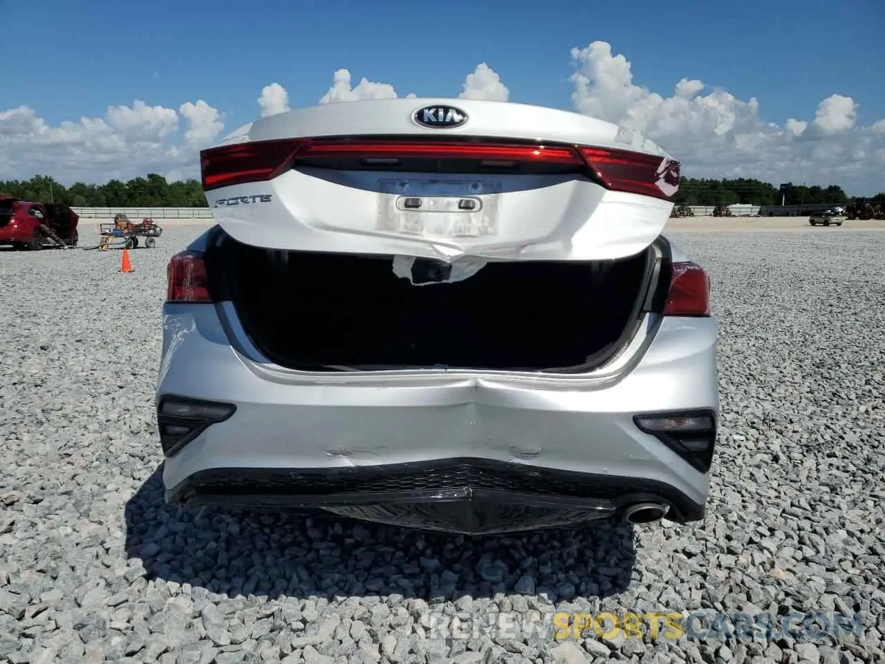 6 Photograph of a damaged car 3KPF24AD4LE239771 KIA FORTE 2020
