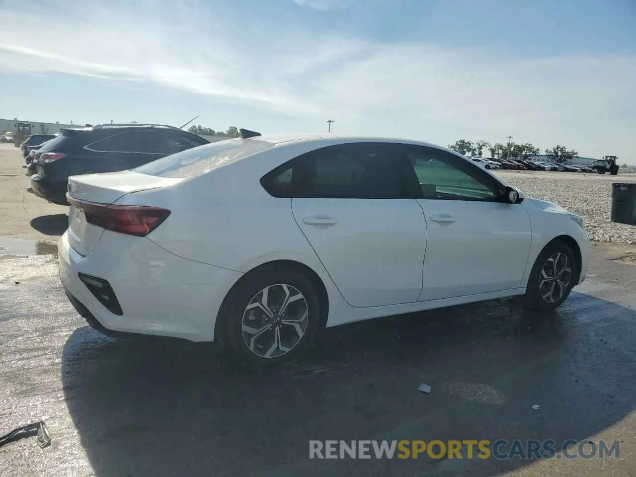 3 Photograph of a damaged car 3KPF24AD4LE243934 KIA FORTE 2020