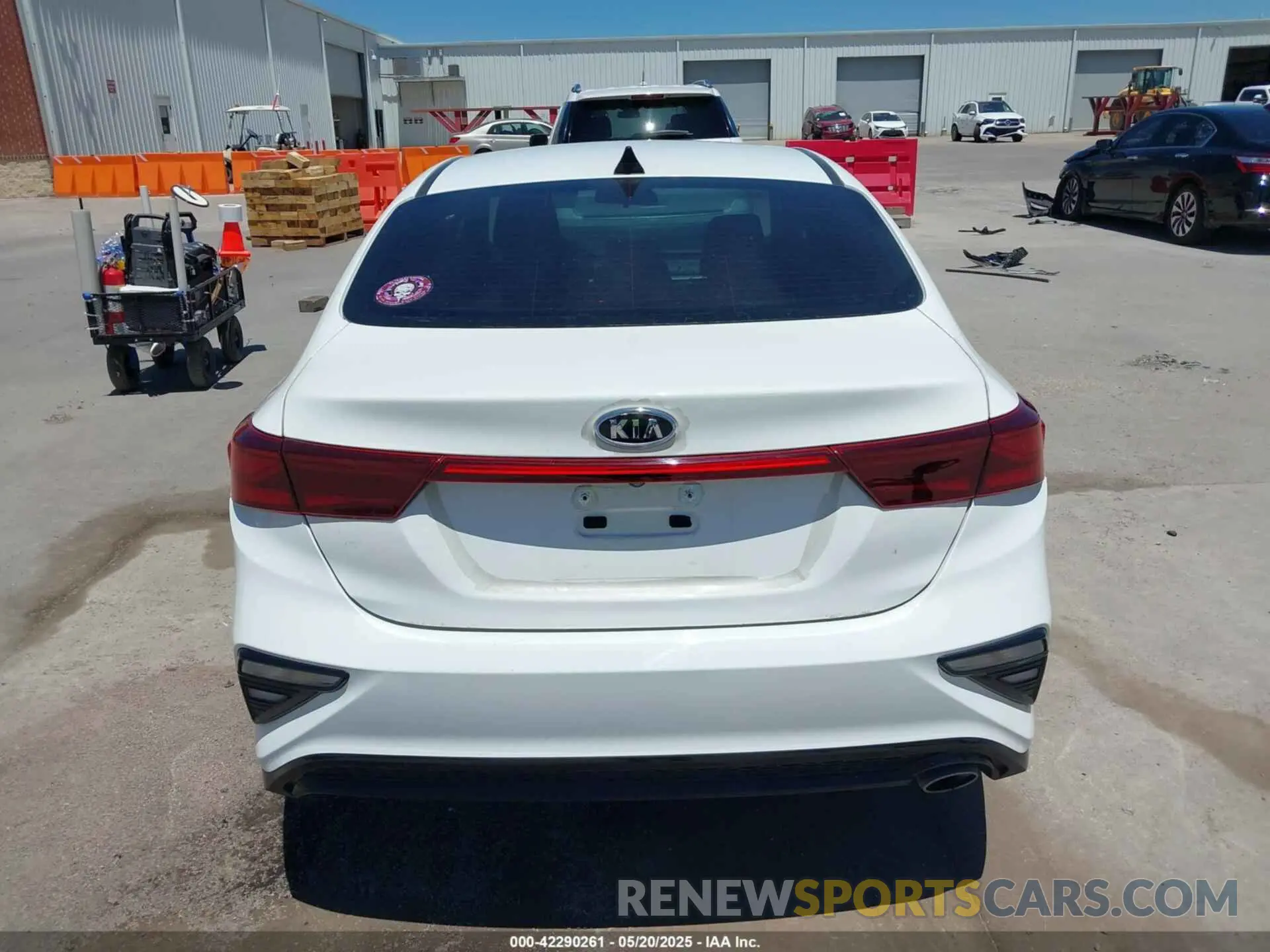 16 Photograph of a damaged car 3KPF24AD4LE248213 KIA FORTE 2020