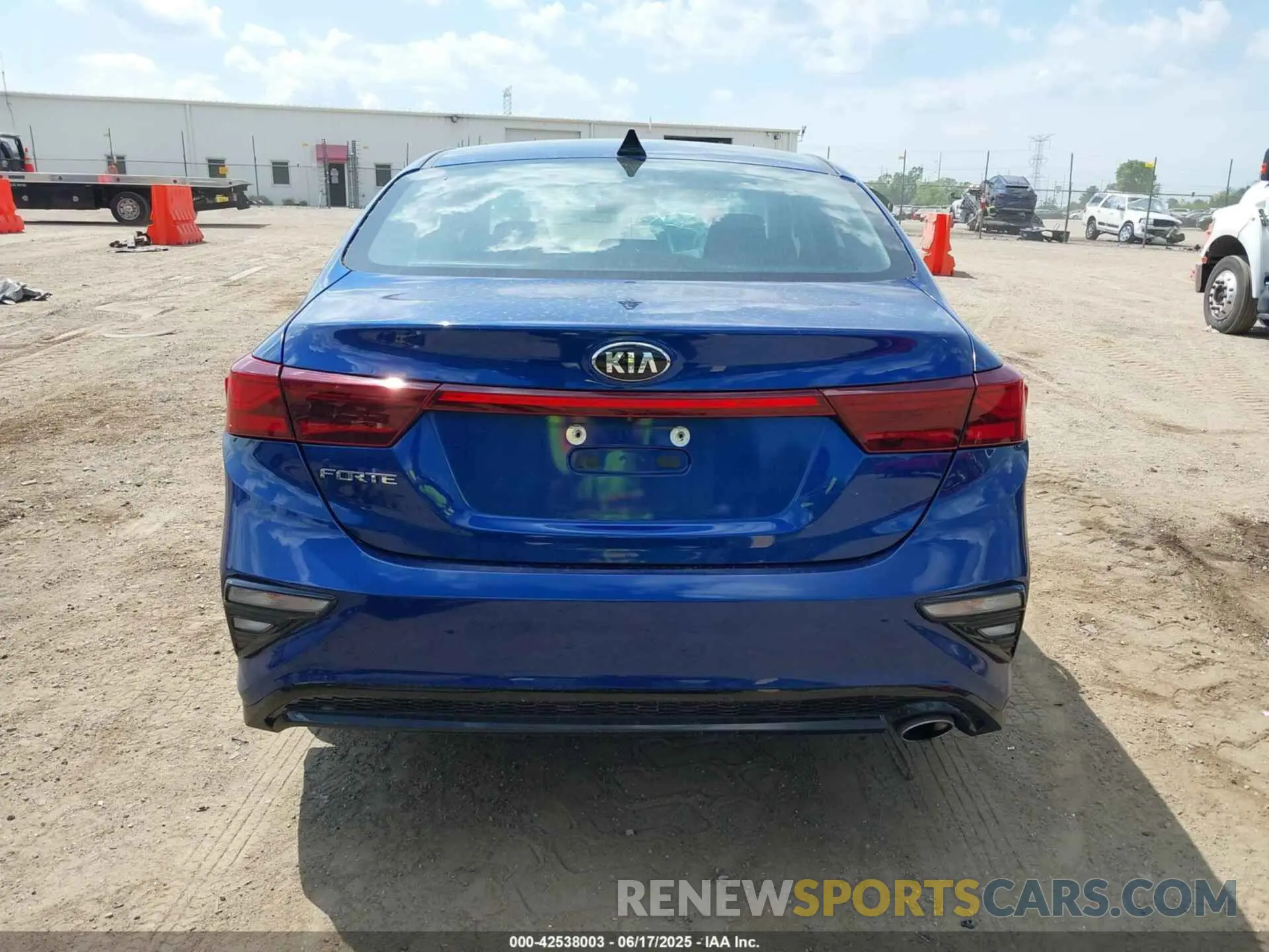 16 Photograph of a damaged car 3KPF24AD4LE257896 KIA FORTE 2020