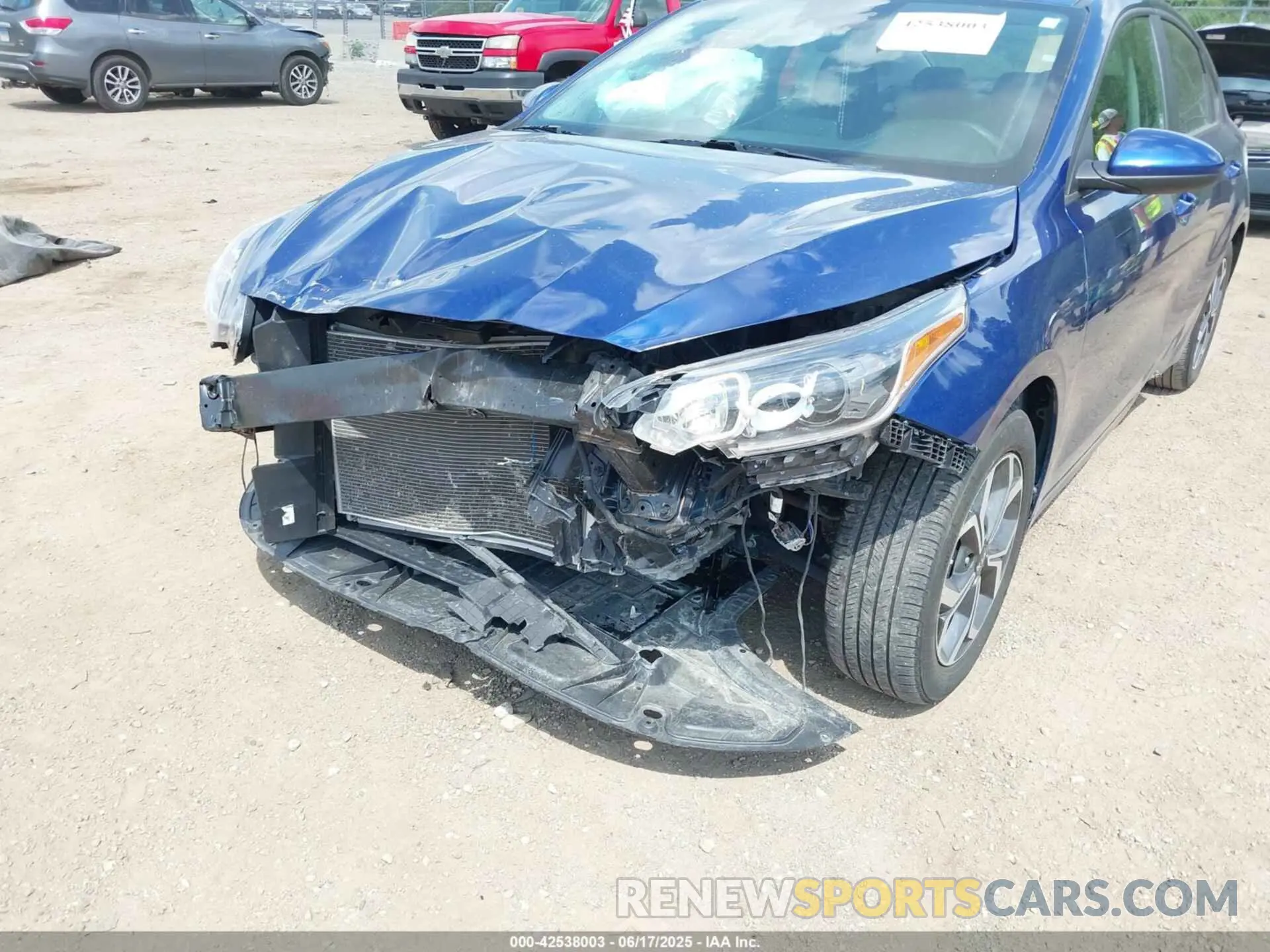 17 Photograph of a damaged car 3KPF24AD4LE257896 KIA FORTE 2020