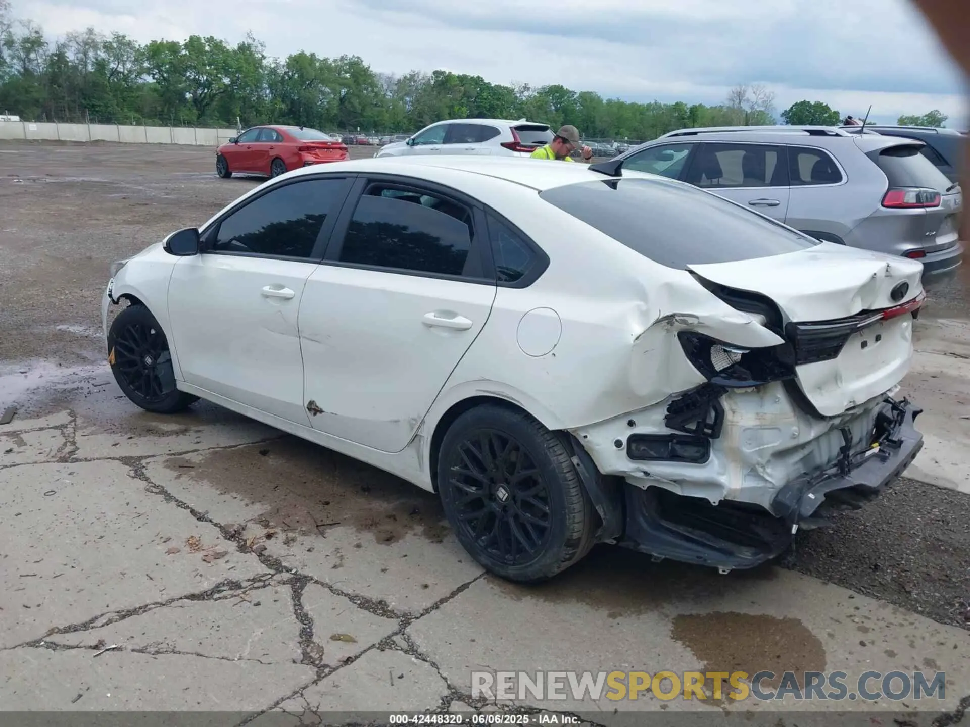 3 Photograph of a damaged car 3KPF24AD4LE260944 KIA FORTE 2020