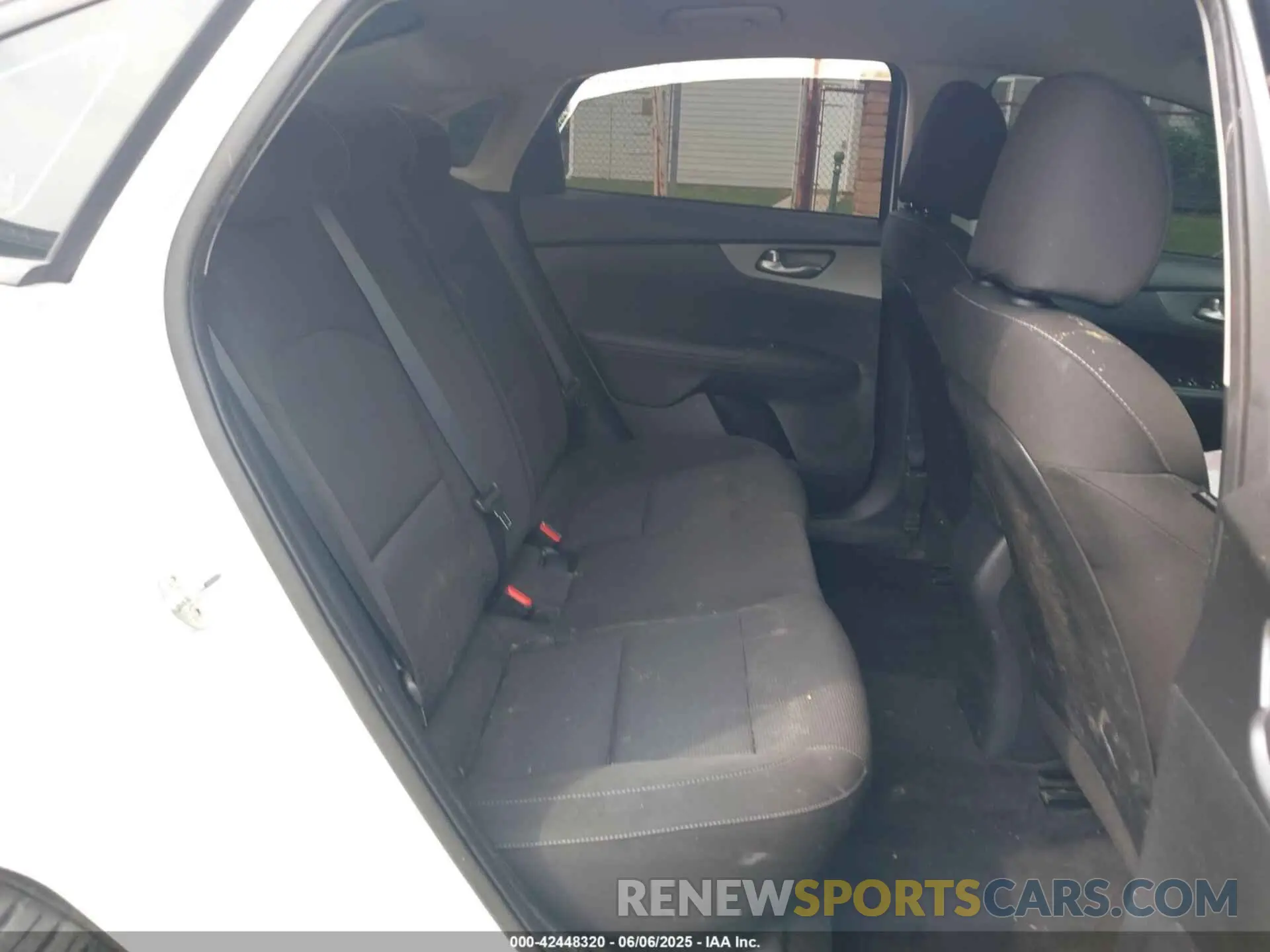 8 Photograph of a damaged car 3KPF24AD4LE260944 KIA FORTE 2020
