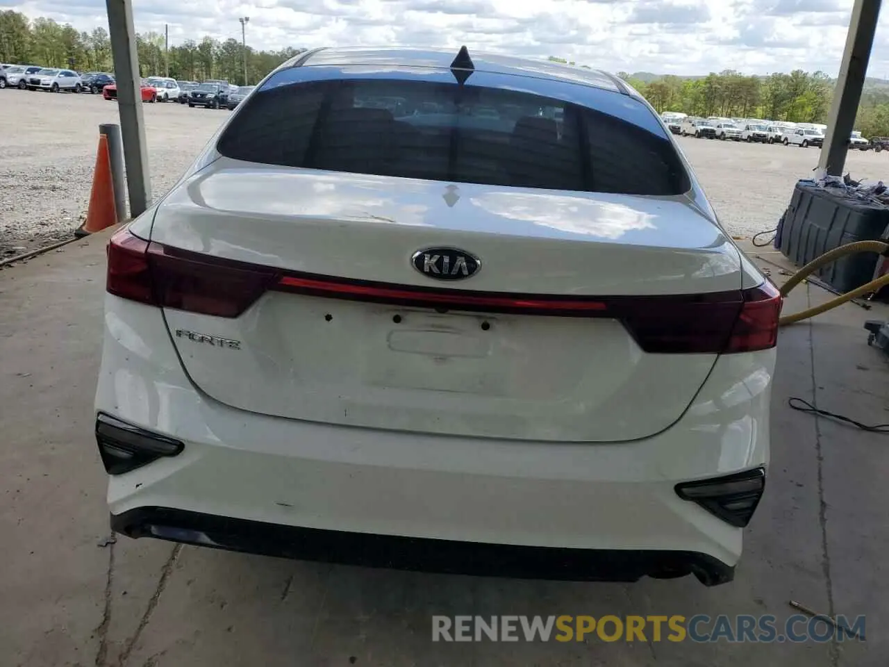6 Photograph of a damaged car 3KPF24AD5LE140859 KIA FORTE 2020