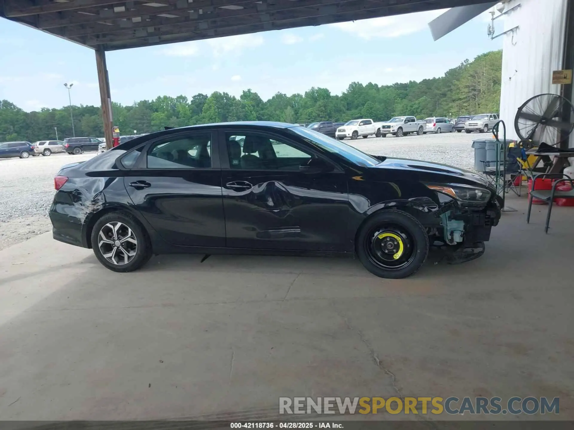 14 Photograph of a damaged car 3KPF24AD5LE141476 KIA FORTE 2020