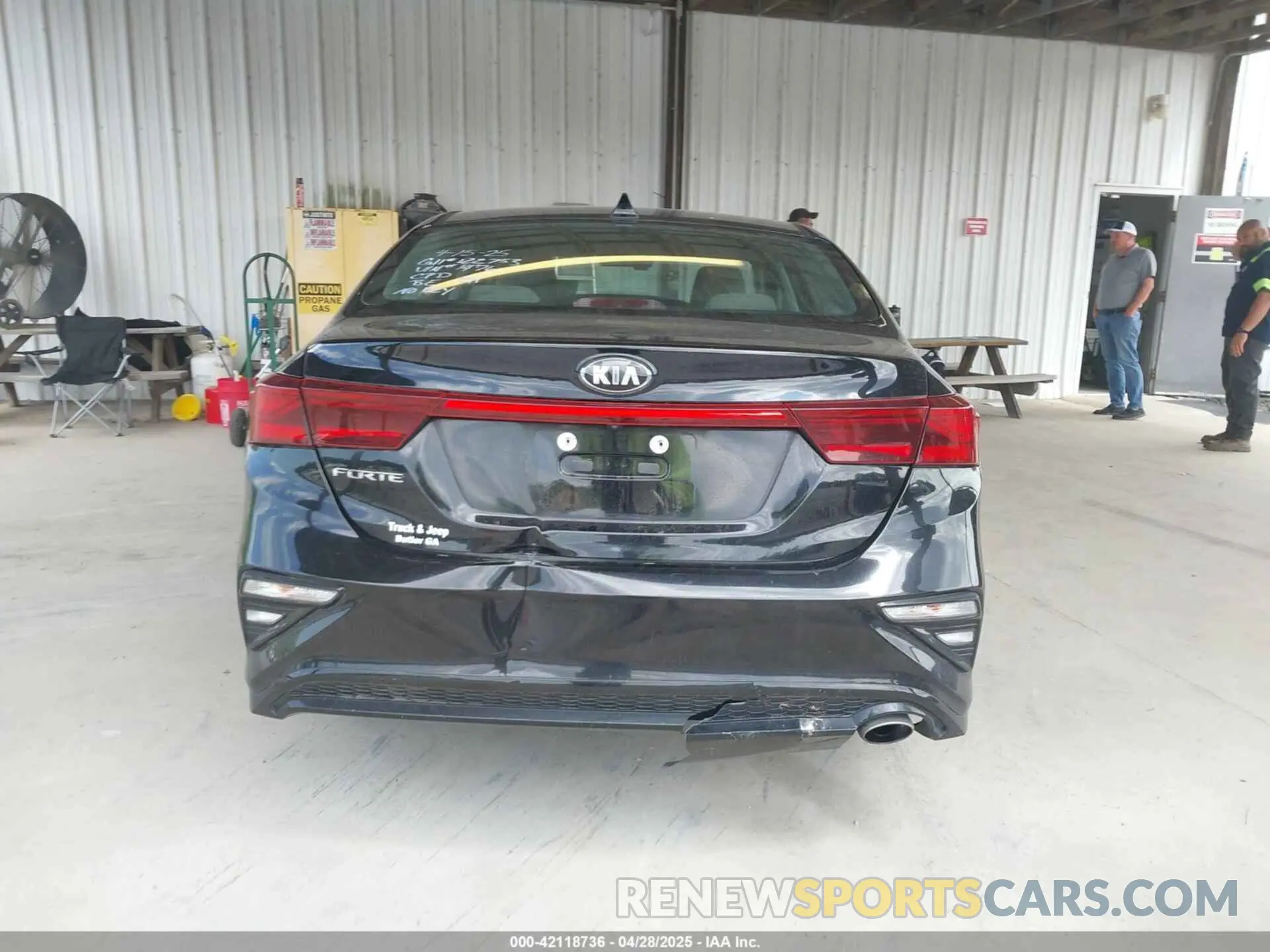 17 Photograph of a damaged car 3KPF24AD5LE141476 KIA FORTE 2020