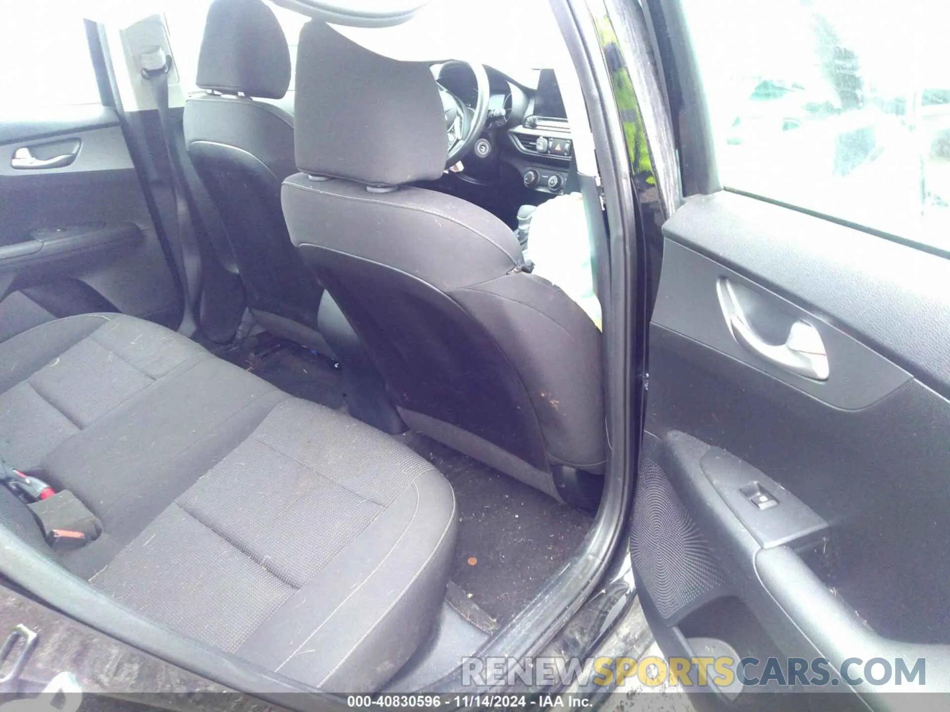 8 Photograph of a damaged car 3KPF24AD5LE144720 KIA FORTE 2020