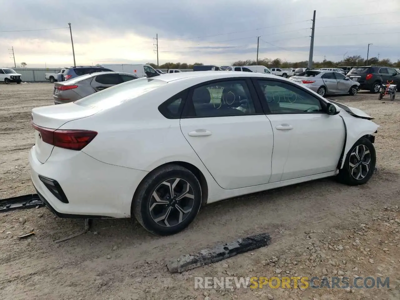 3 Photograph of a damaged car 3KPF24AD5LE145057 KIA FORTE 2020