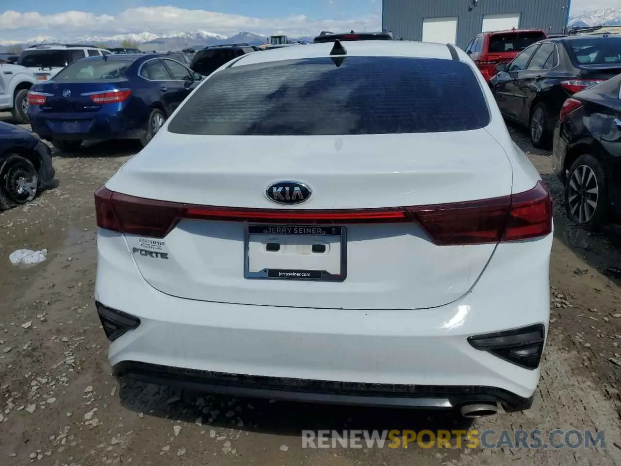 6 Photograph of a damaged car 3KPF24AD5LE151232 KIA FORTE 2020