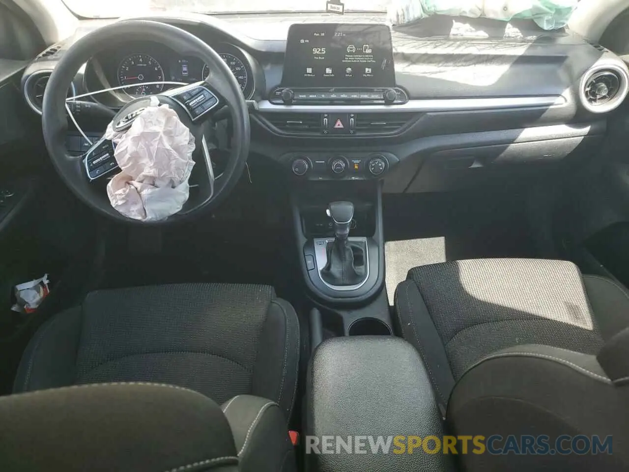 8 Photograph of a damaged car 3KPF24AD5LE151232 KIA FORTE 2020