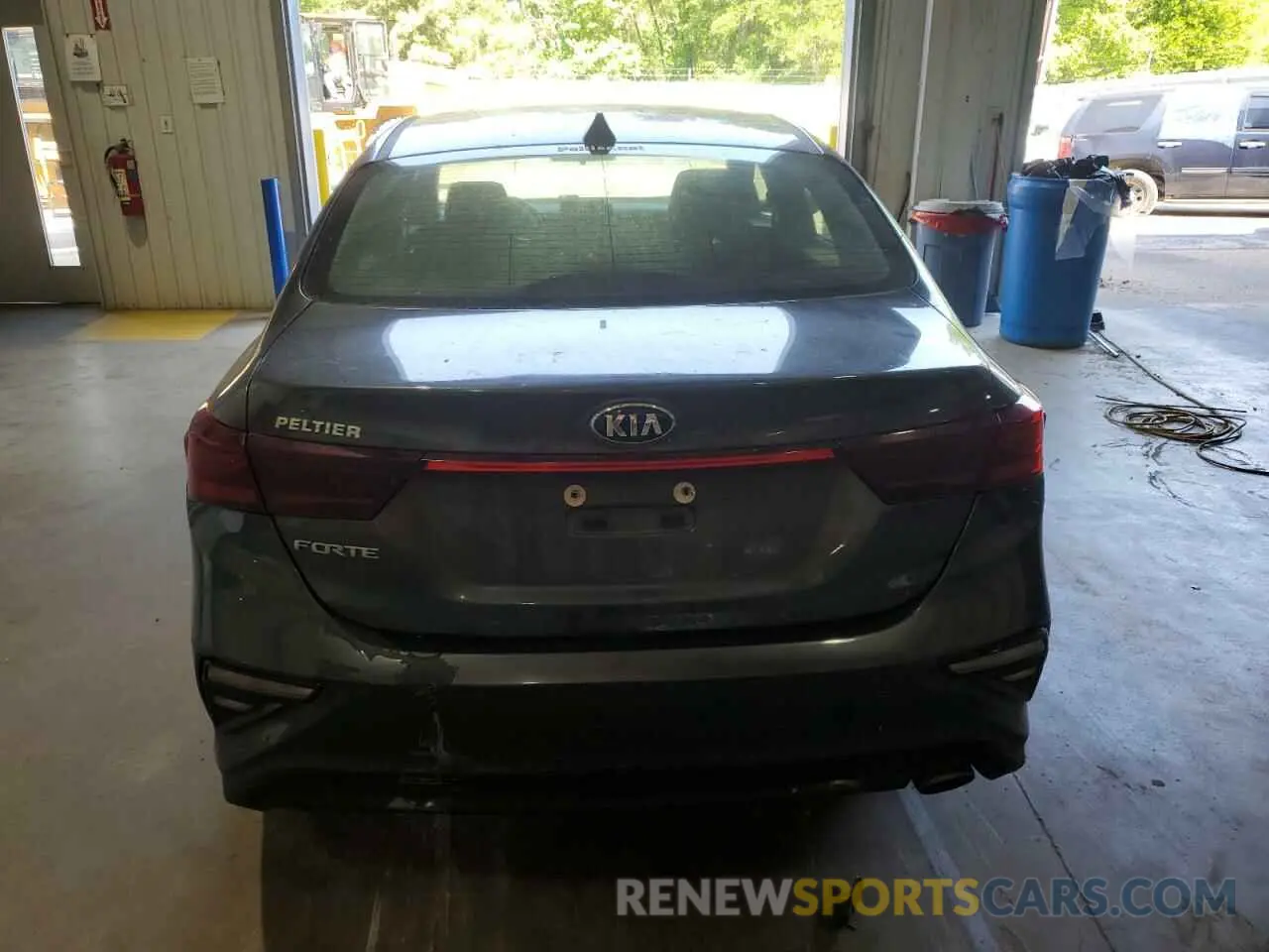 6 Photograph of a damaged car 3KPF24AD5LE151635 KIA FORTE 2020