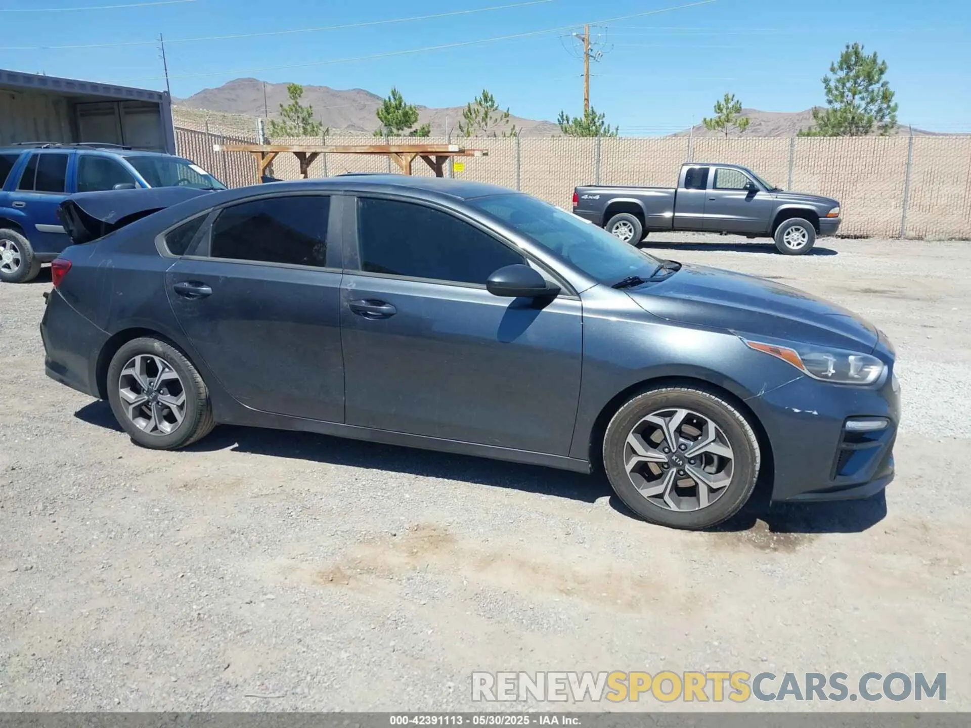 13 Photograph of a damaged car 3KPF24AD5LE152879 KIA FORTE 2020