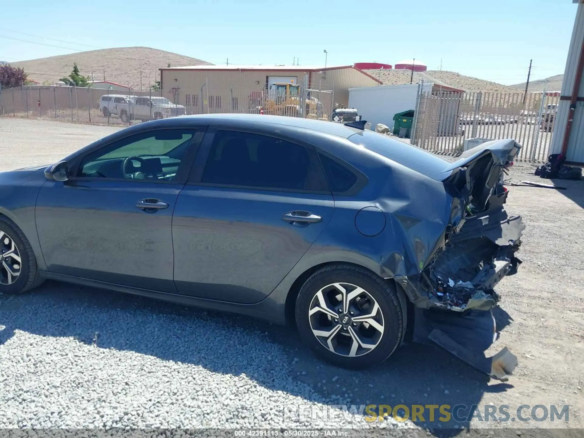 14 Photograph of a damaged car 3KPF24AD5LE152879 KIA FORTE 2020
