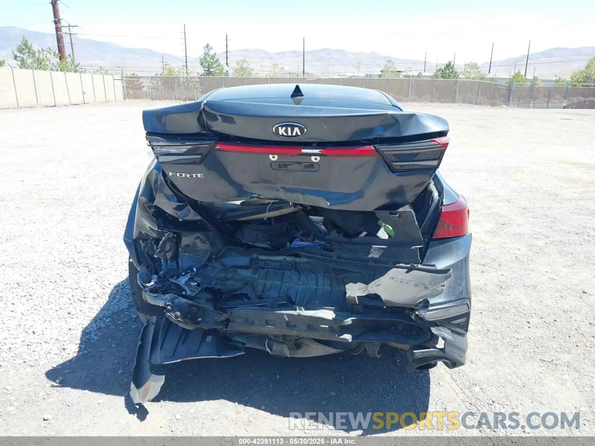 6 Photograph of a damaged car 3KPF24AD5LE152879 KIA FORTE 2020