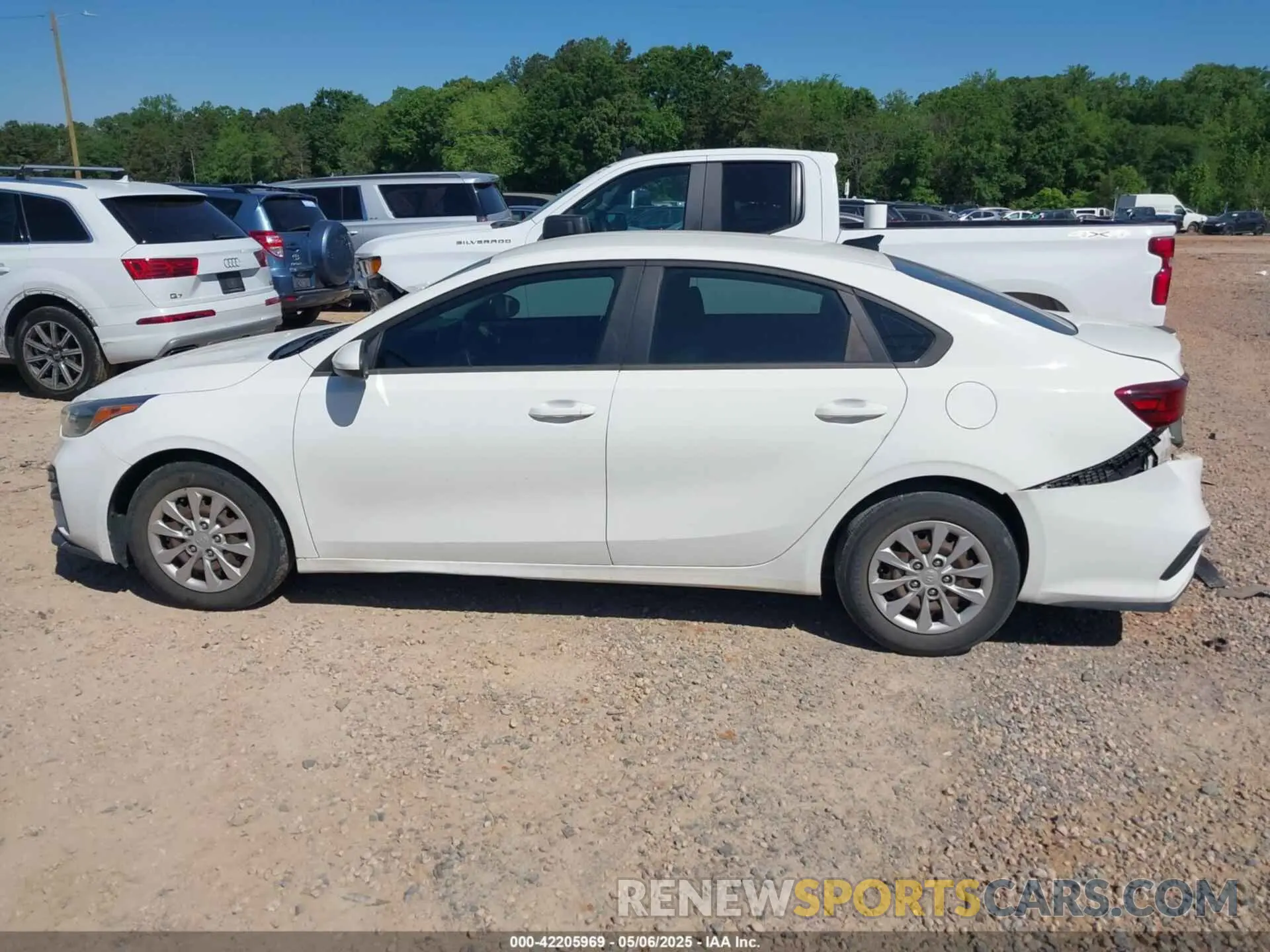 14 Photograph of a damaged car 3KPF24AD5LE184392 KIA FORTE 2020