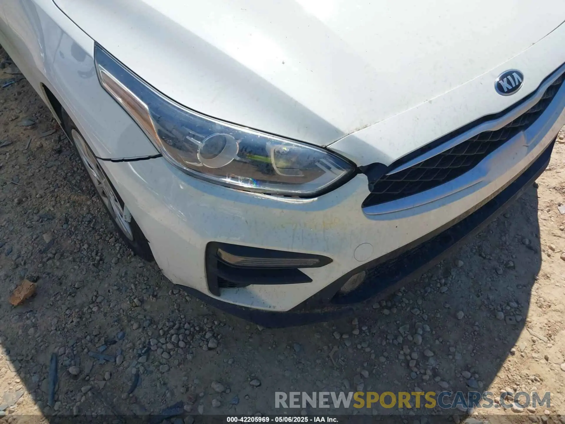 18 Photograph of a damaged car 3KPF24AD5LE184392 KIA FORTE 2020