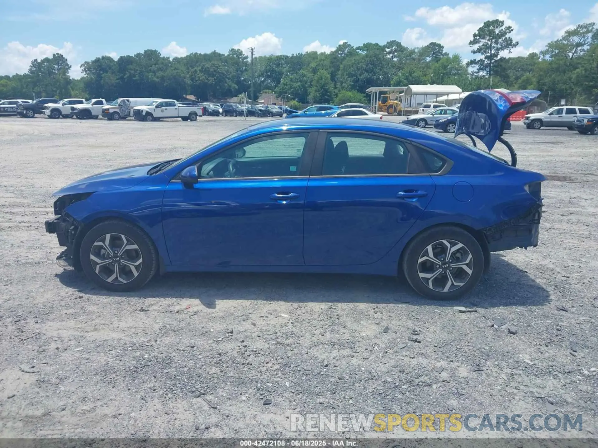 14 Photograph of a damaged car 3KPF24AD5LE186465 KIA FORTE 2020