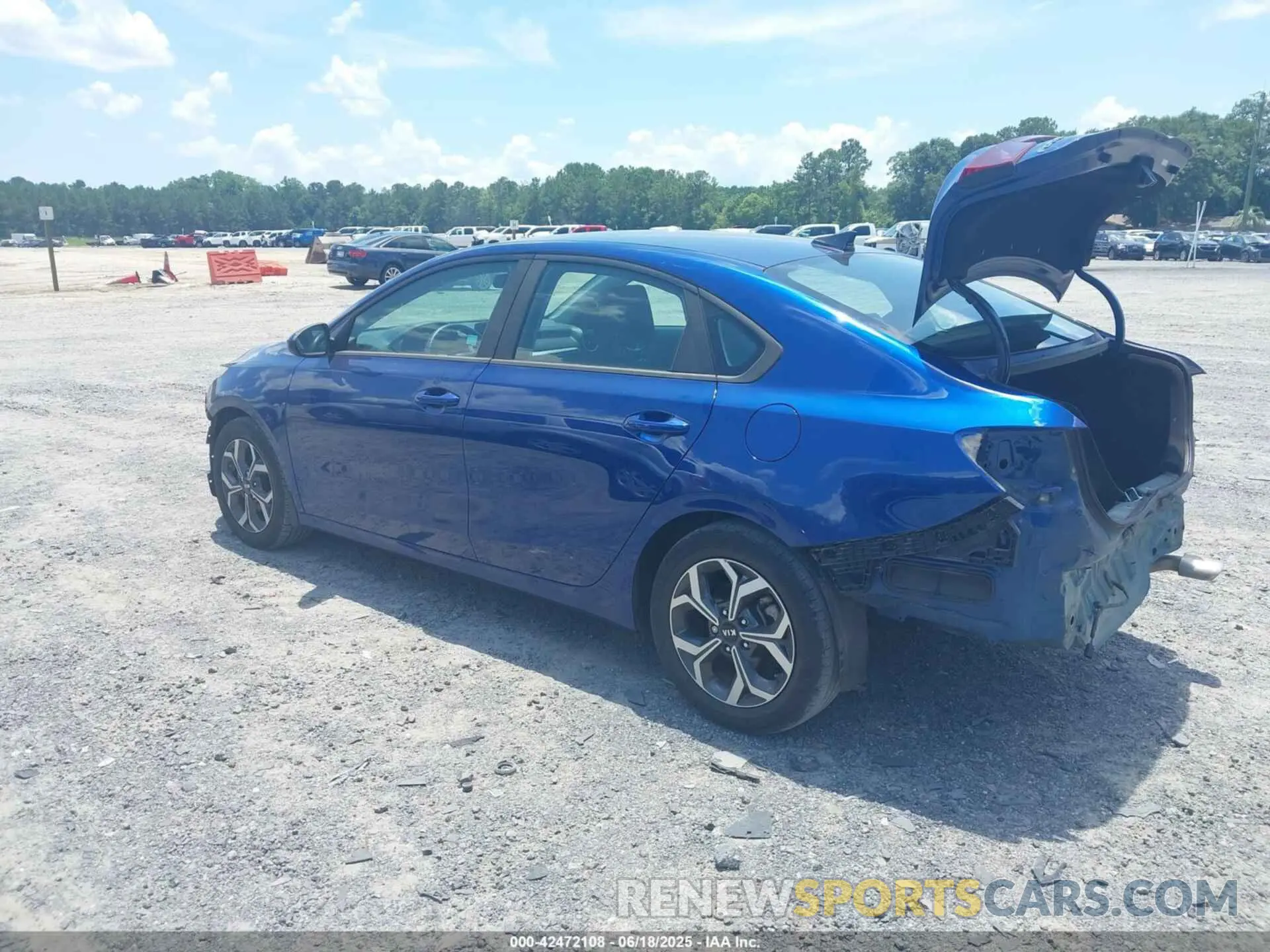 3 Photograph of a damaged car 3KPF24AD5LE186465 KIA FORTE 2020