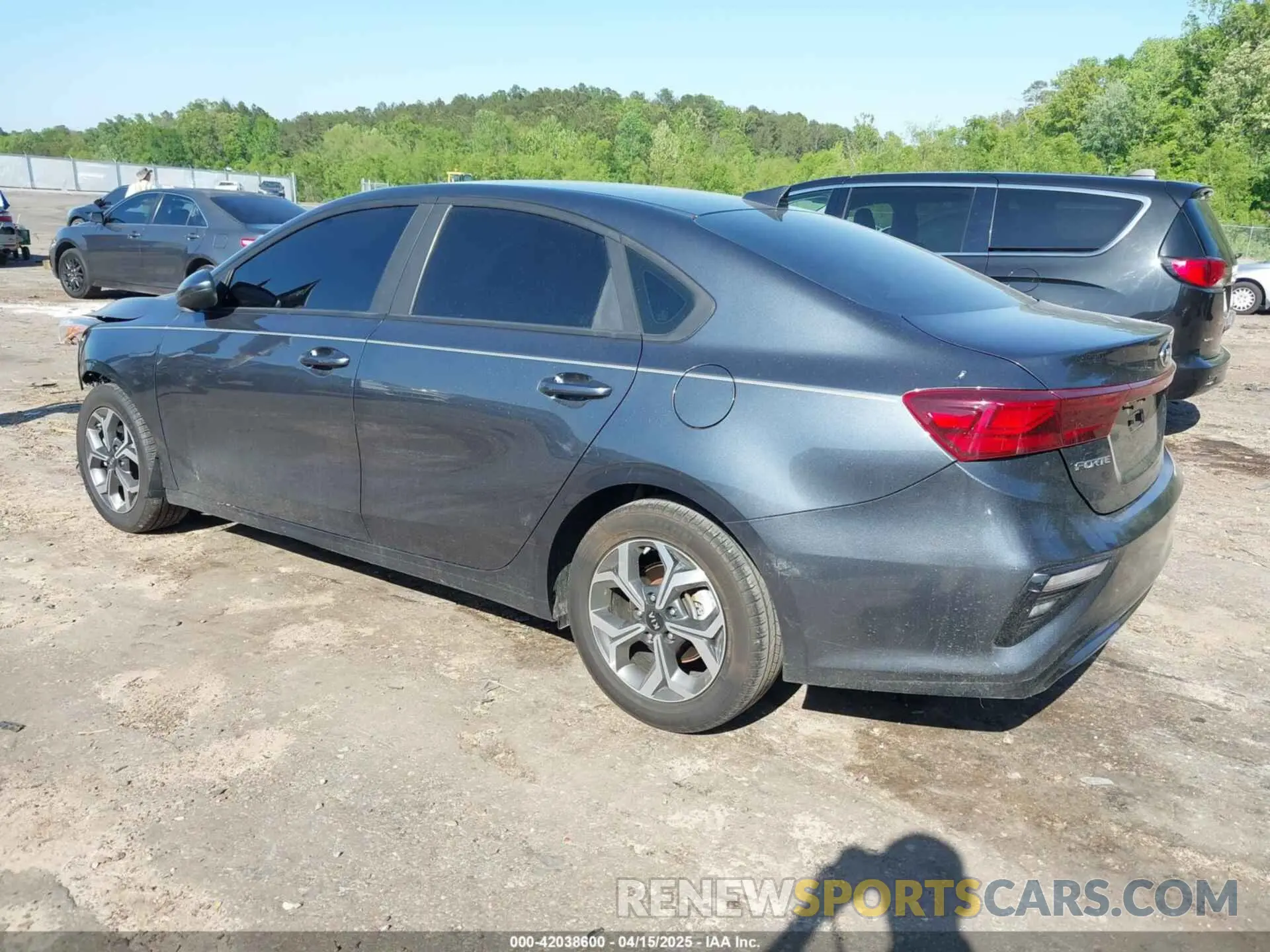 3 Photograph of a damaged car 3KPF24AD5LE204883 KIA FORTE 2020