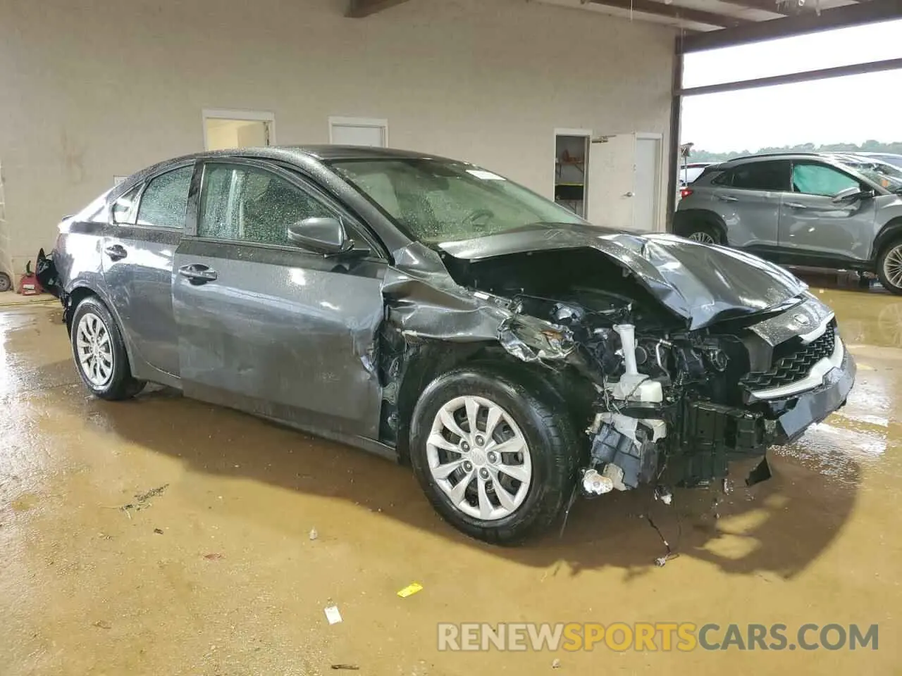 4 Photograph of a damaged car 3KPF24AD5LE229752 KIA FORTE 2020