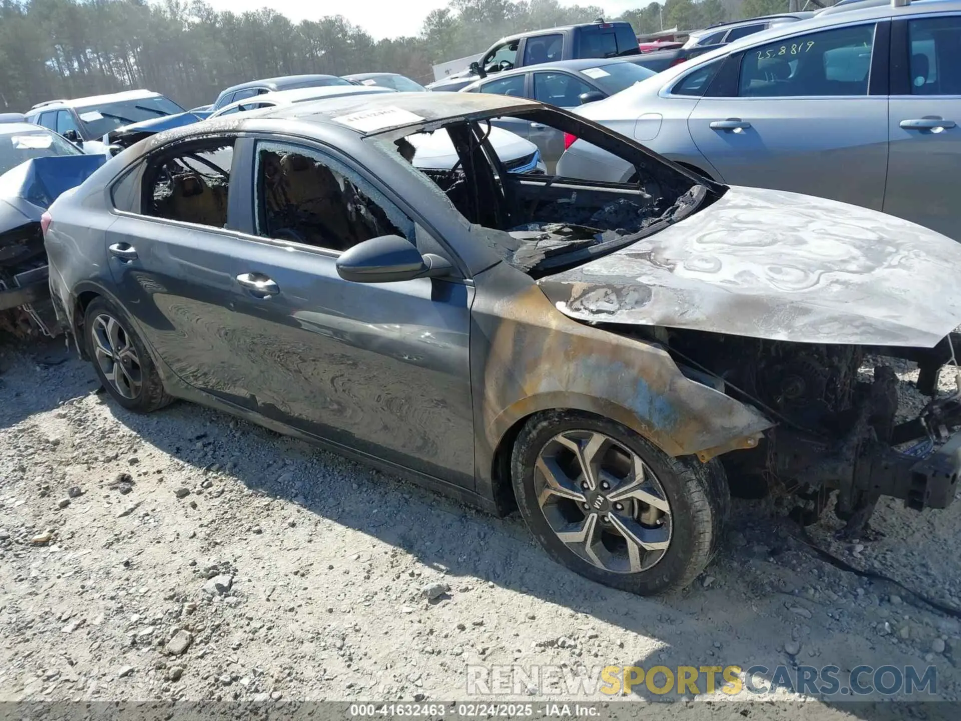 12 Photograph of a damaged car 3KPF24AD5LE232828 KIA FORTE 2020